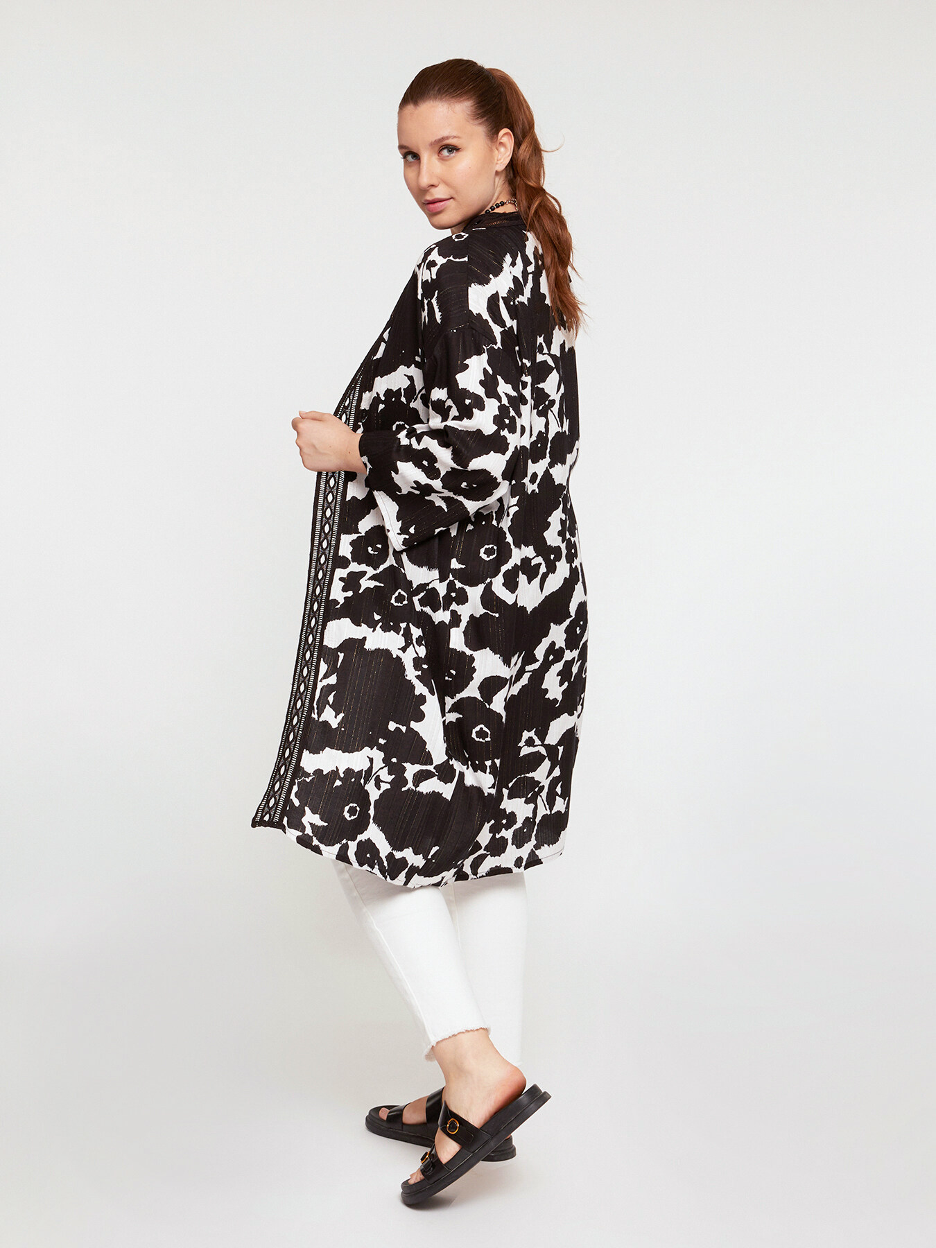 Caftan imprim&eacute; noir et blanc image number 1