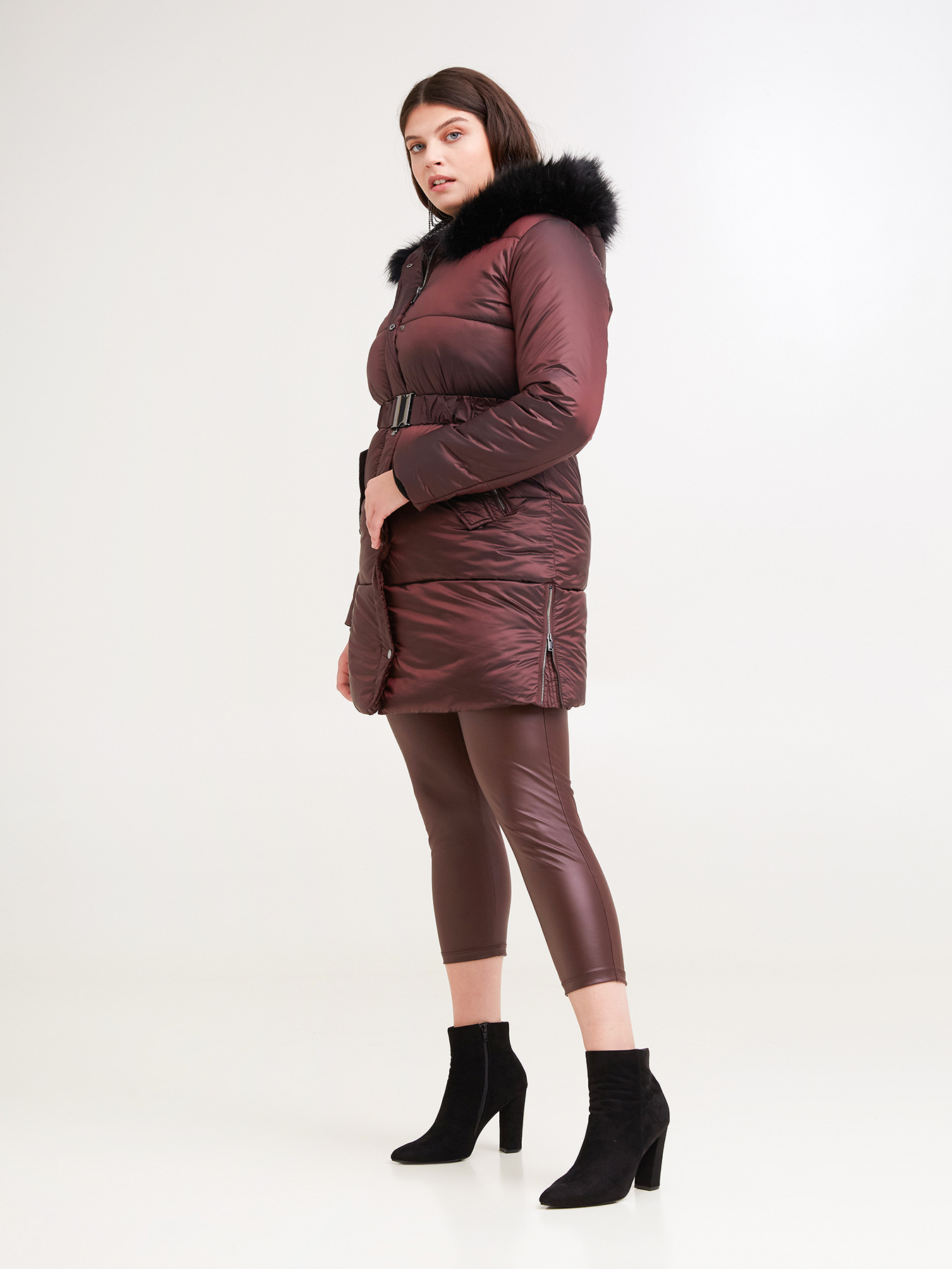 Piumino con cintura e cappuccio image number 2