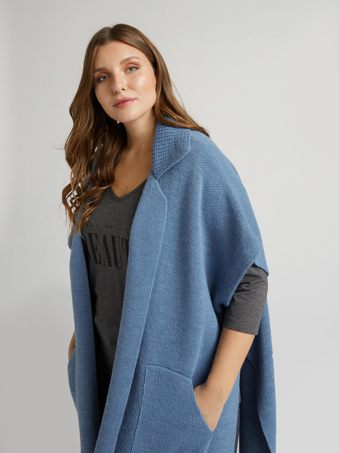 Oversized knit waistcoat image number 2