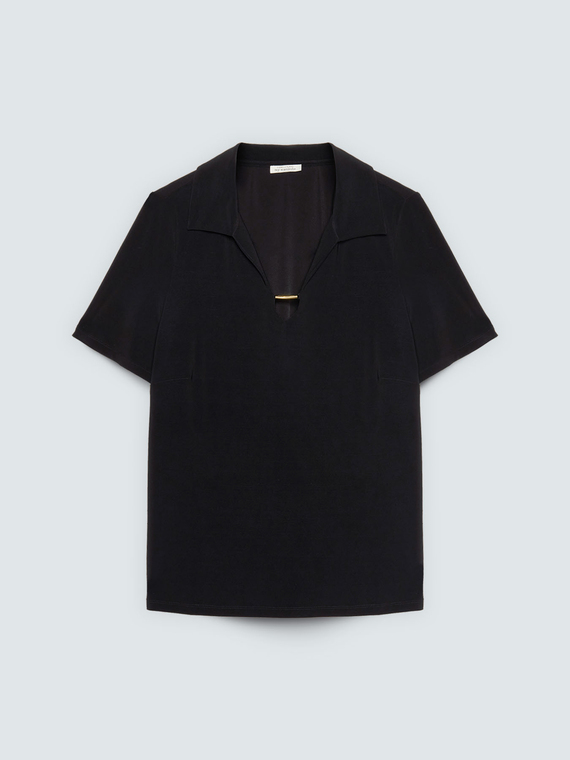 T-Shirt aus Jersey mit Detail am Ausschnitt