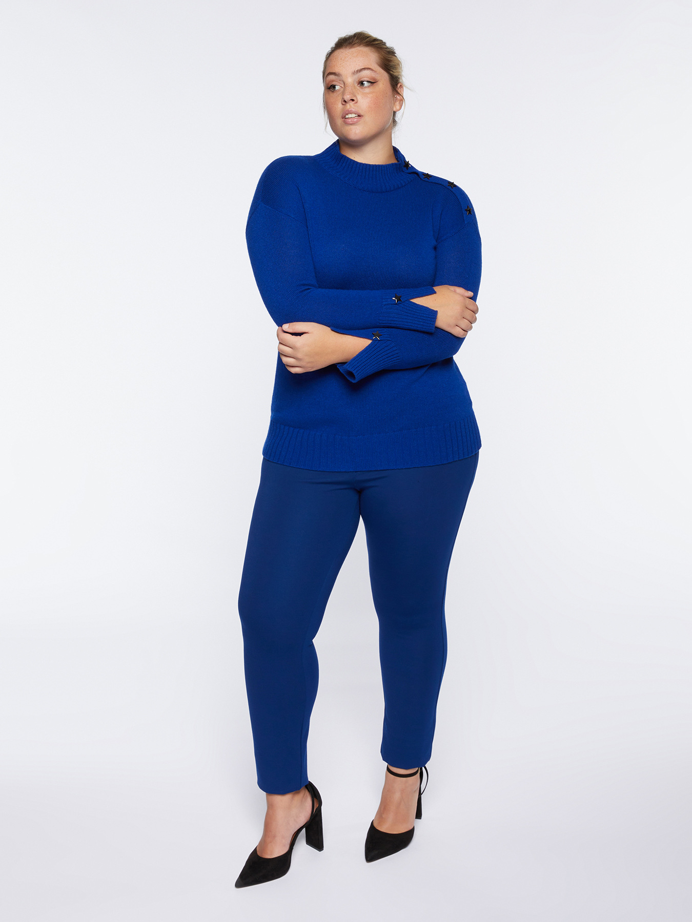 Sweater with star-shaped buttons on the shoulders image number 2