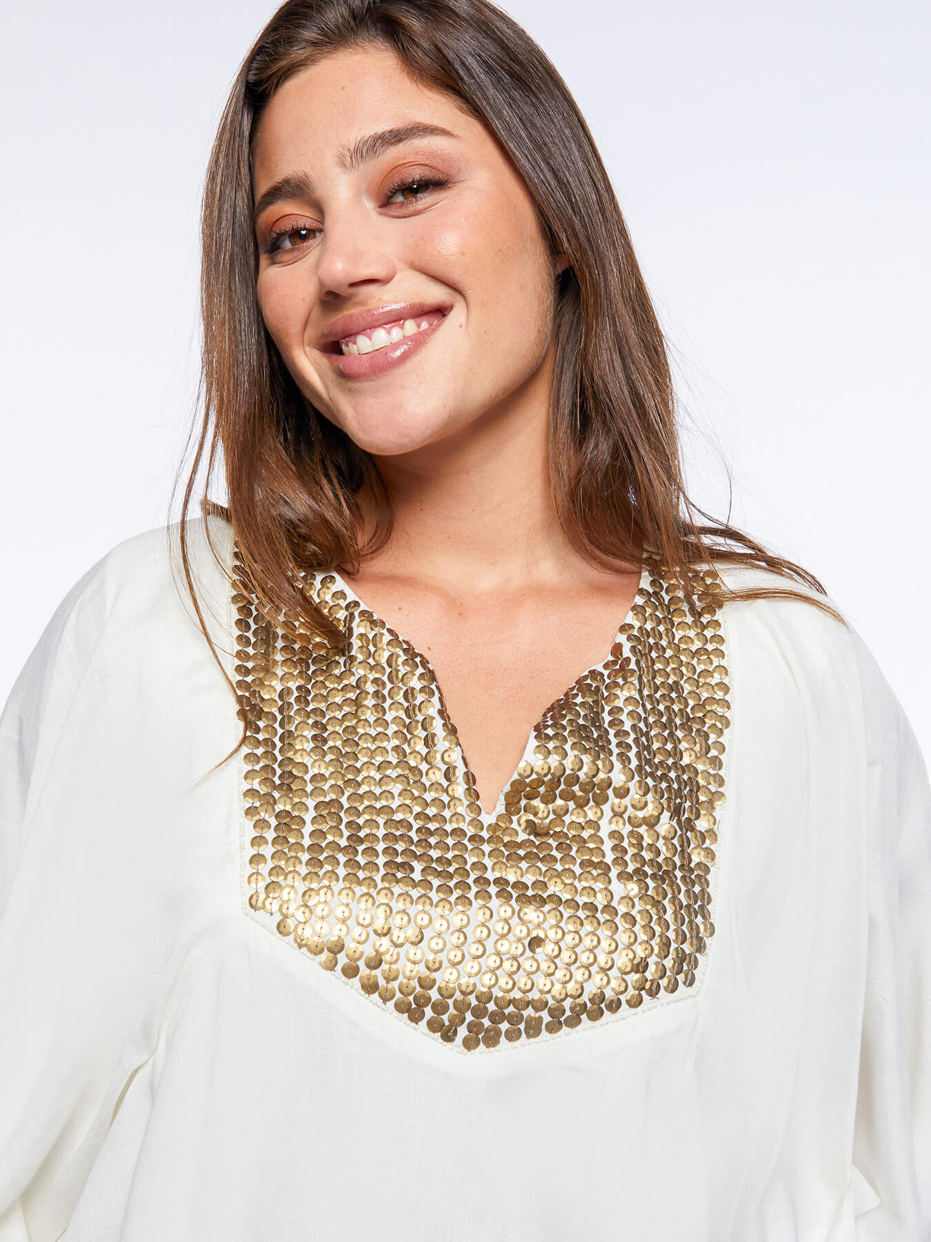 Blusa over con paillettes image number 3
