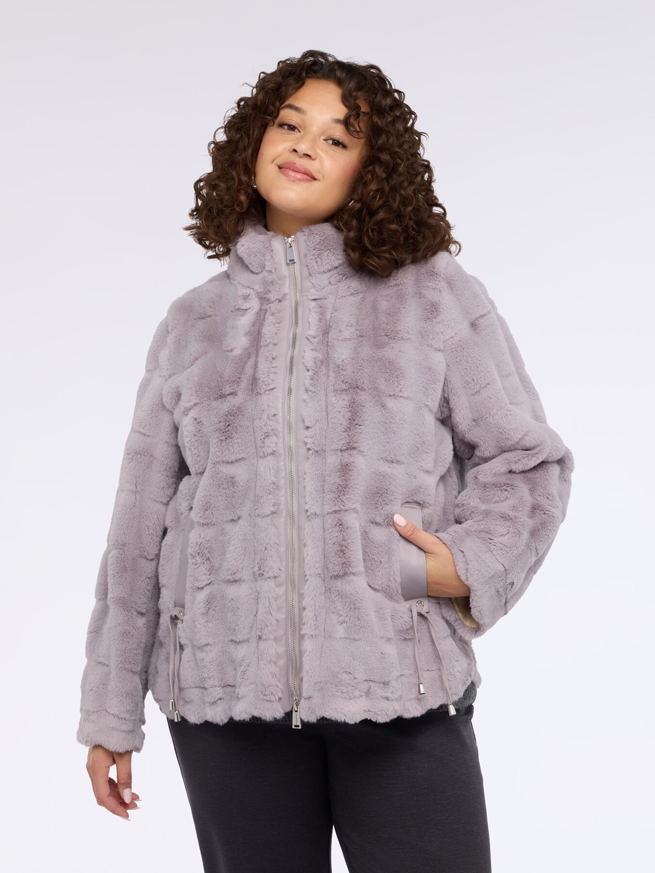 Chaqueta efecto peluche con cuello alto image number 3