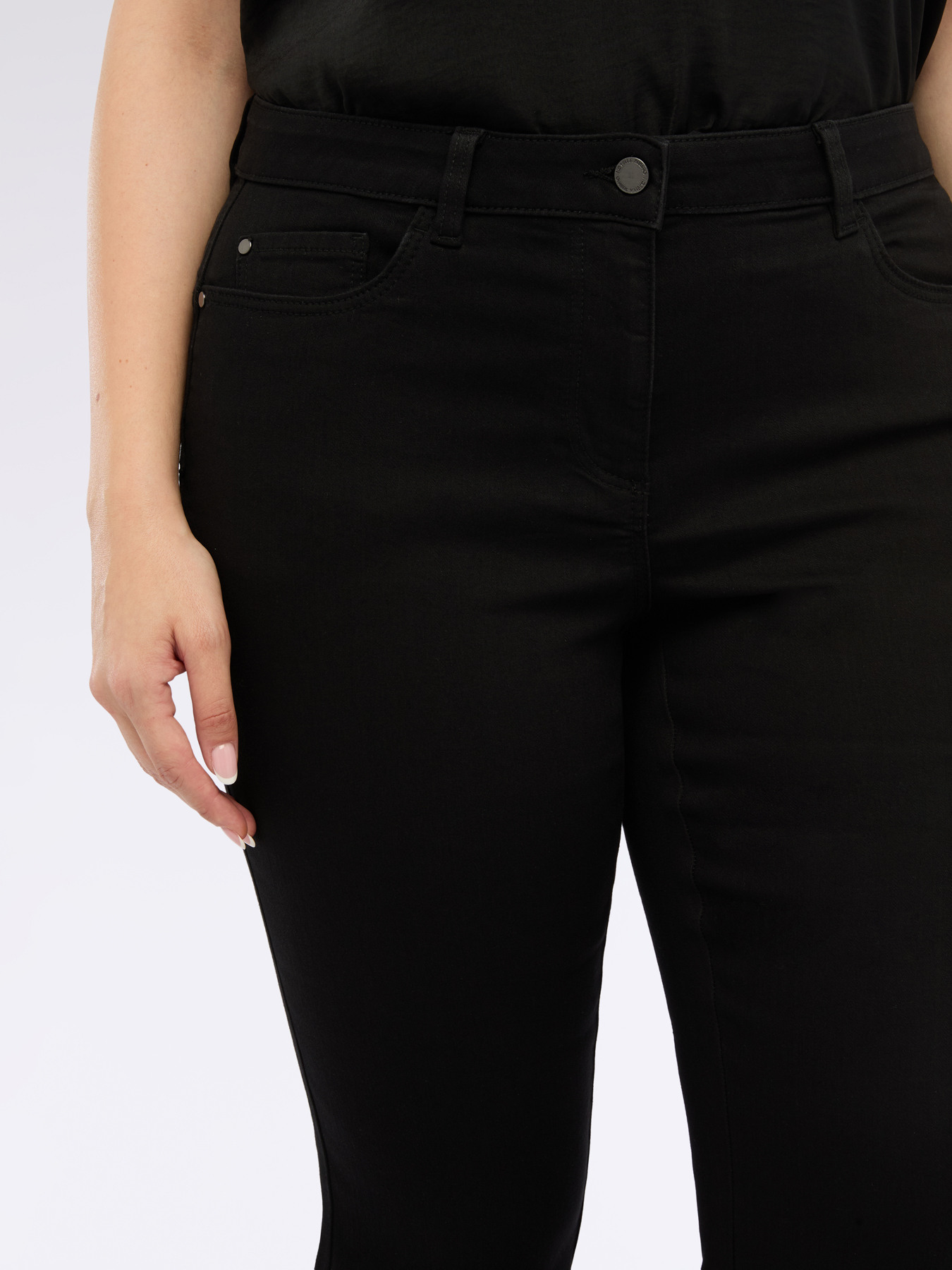 Kick-Flare-Jeans in dunkler Waschung image number 2