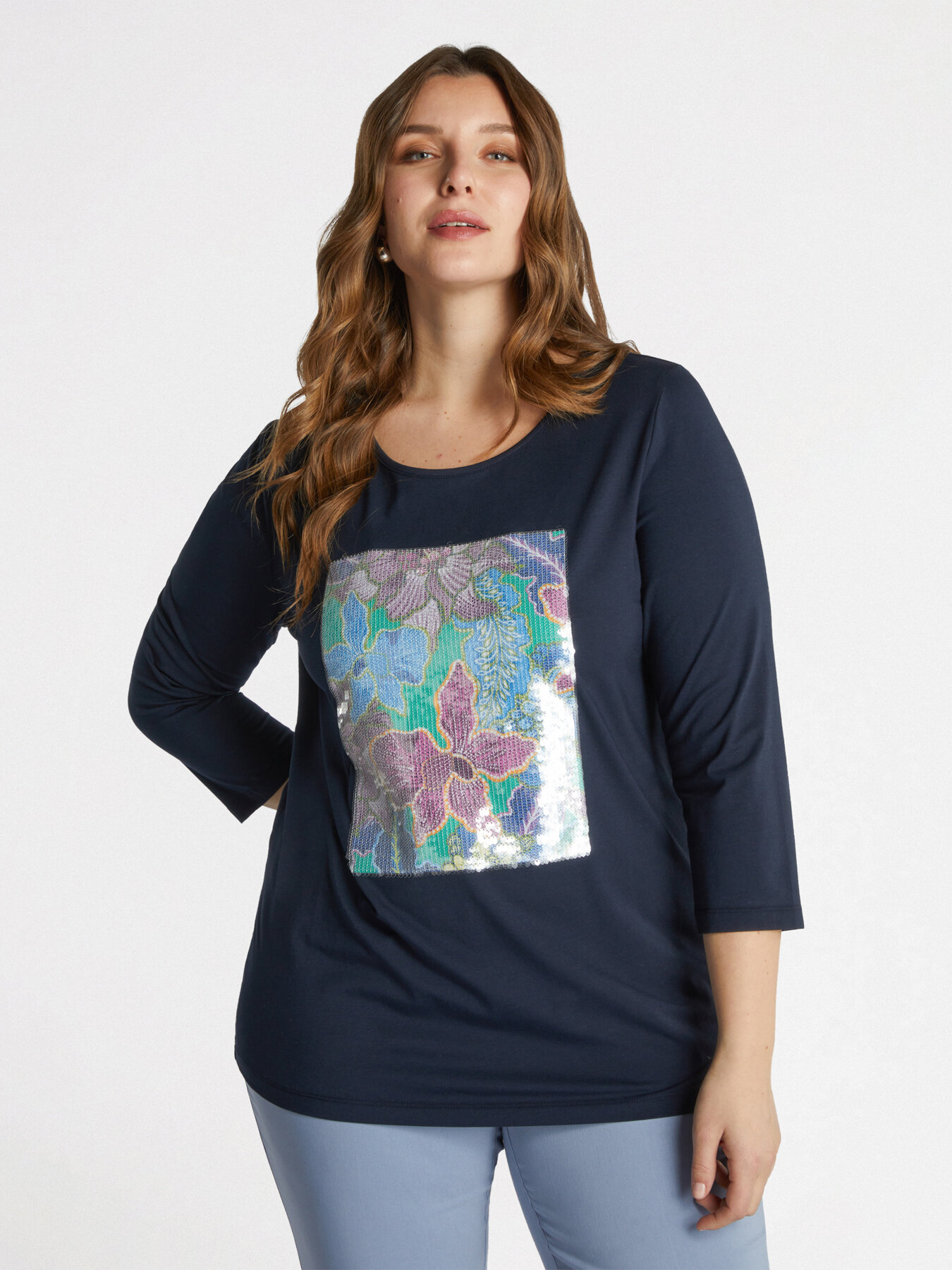 T-shirt with floral print and sequins image number 2