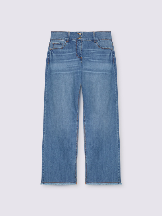 Jeans regular con orlo sfrangiato