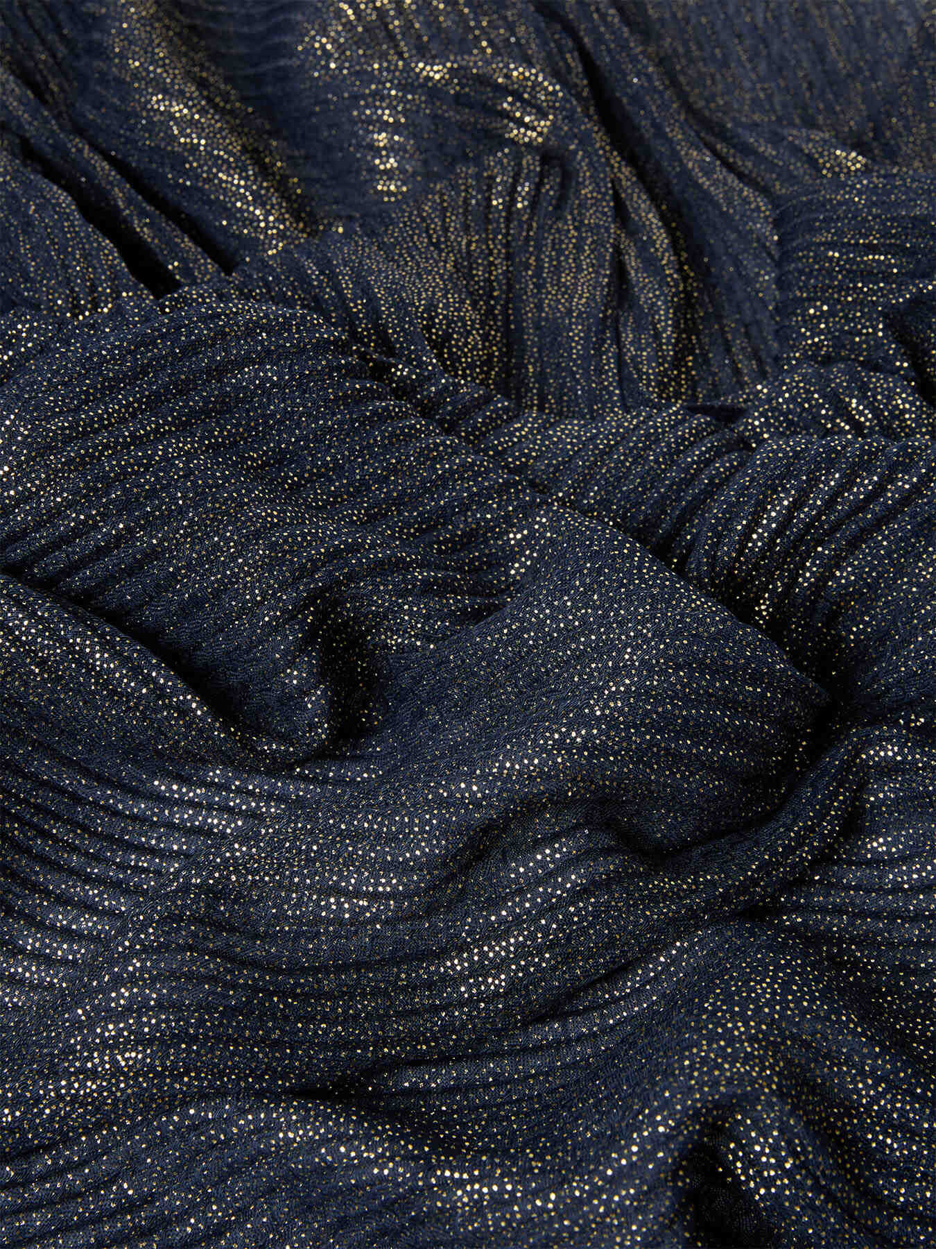 Sparkling stole with light points image number 2