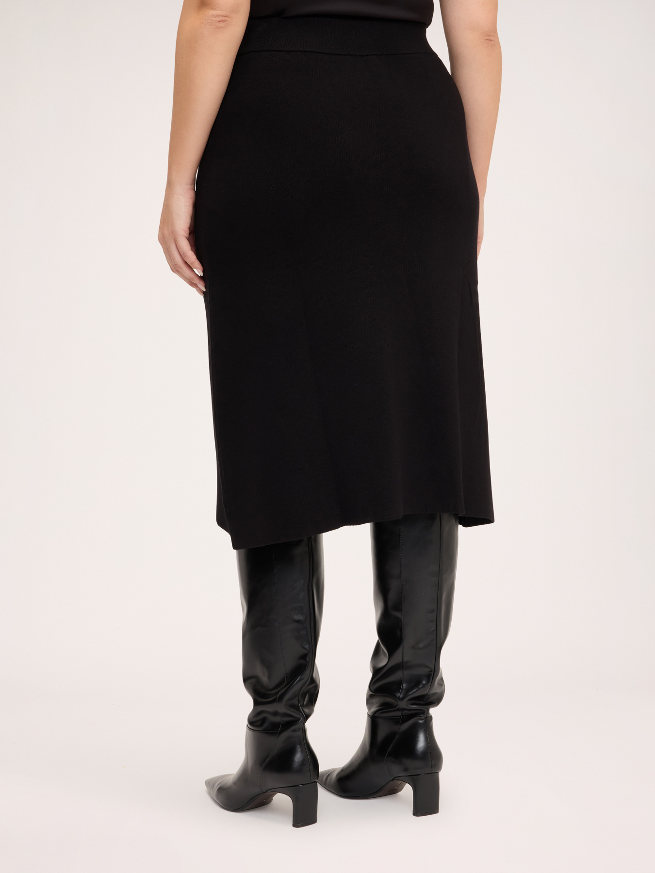 Fine-knit A-line skirt image number 1