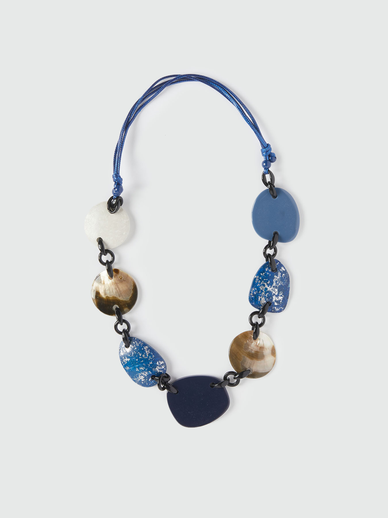 Necklace with mother-of-pearl pendants image number 1