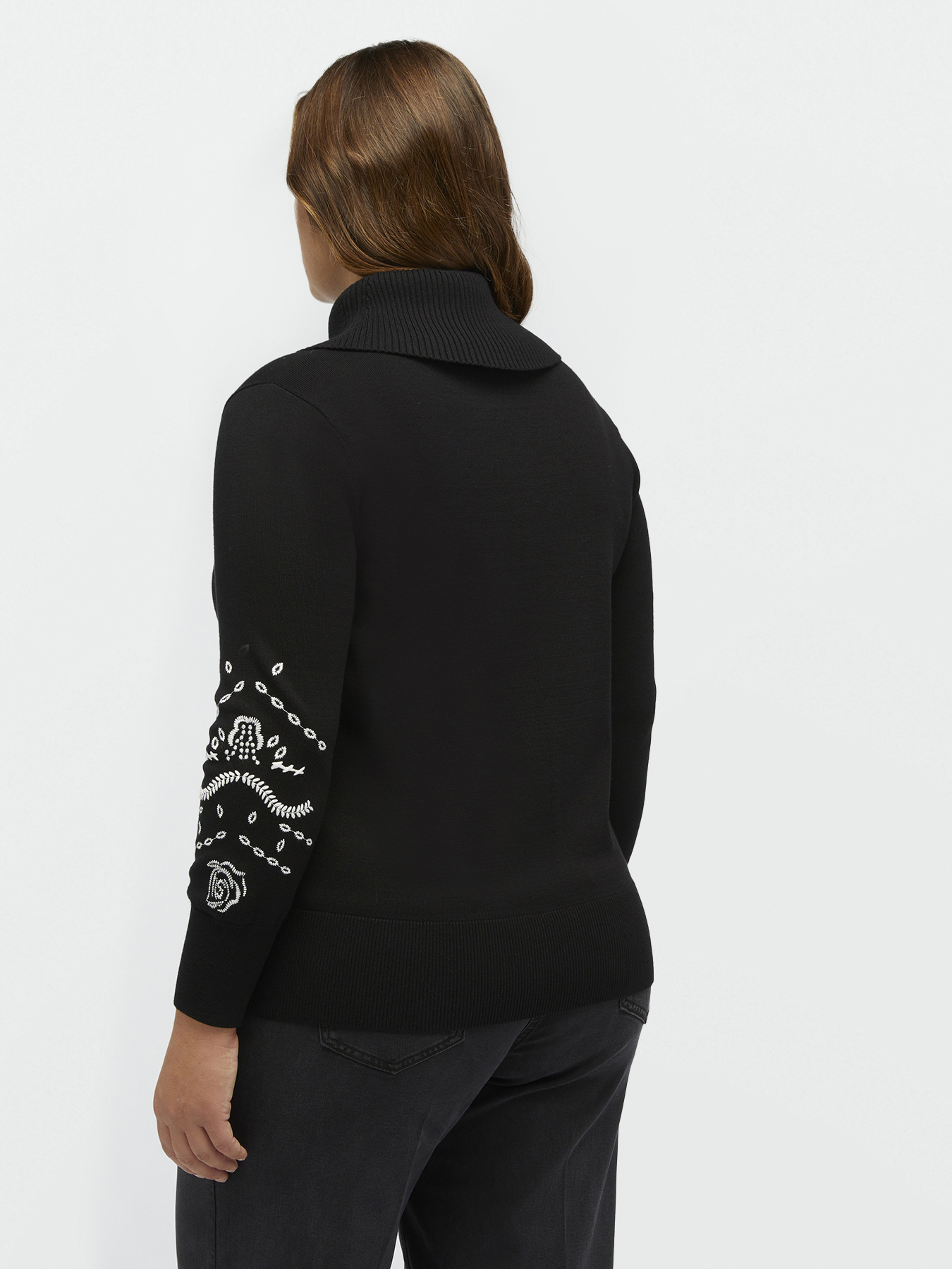 Pullover mit Stickerei in Kontrastfarbe an den &Auml;rmeln image number 1