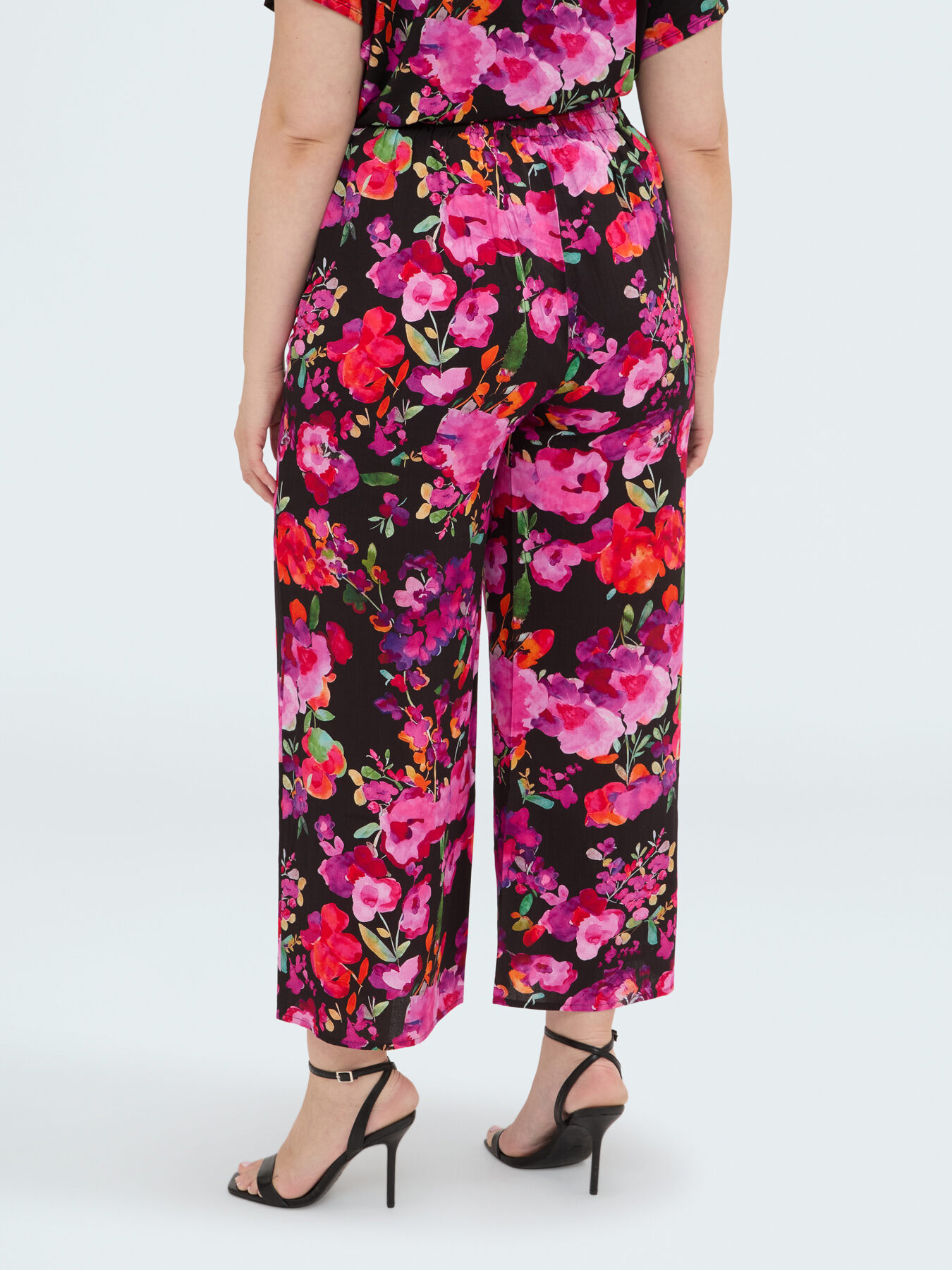 Floral trousers image number 2