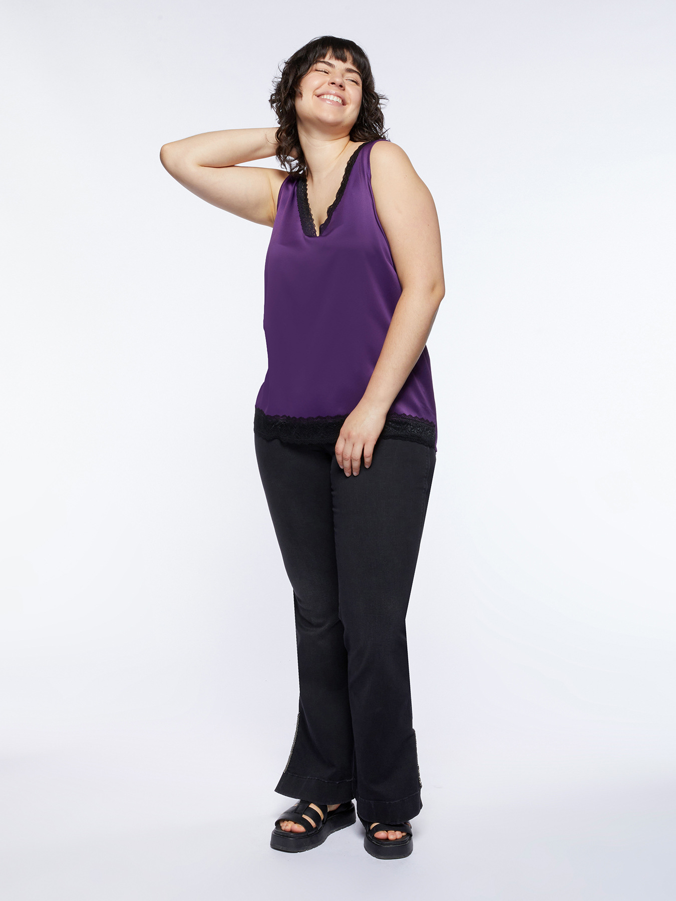 Top con encaje image number 2