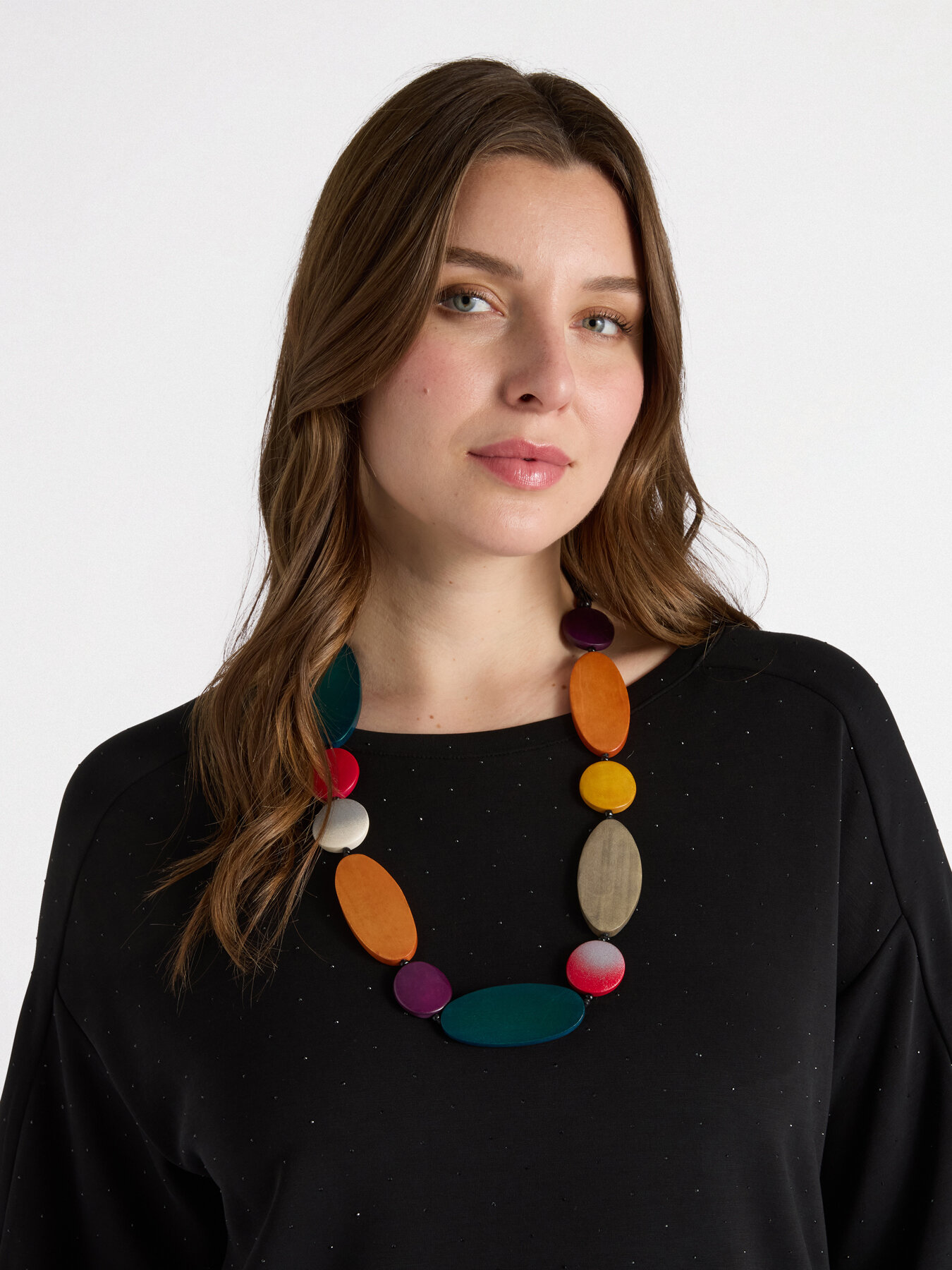 Collar con maderas de colores image number 0