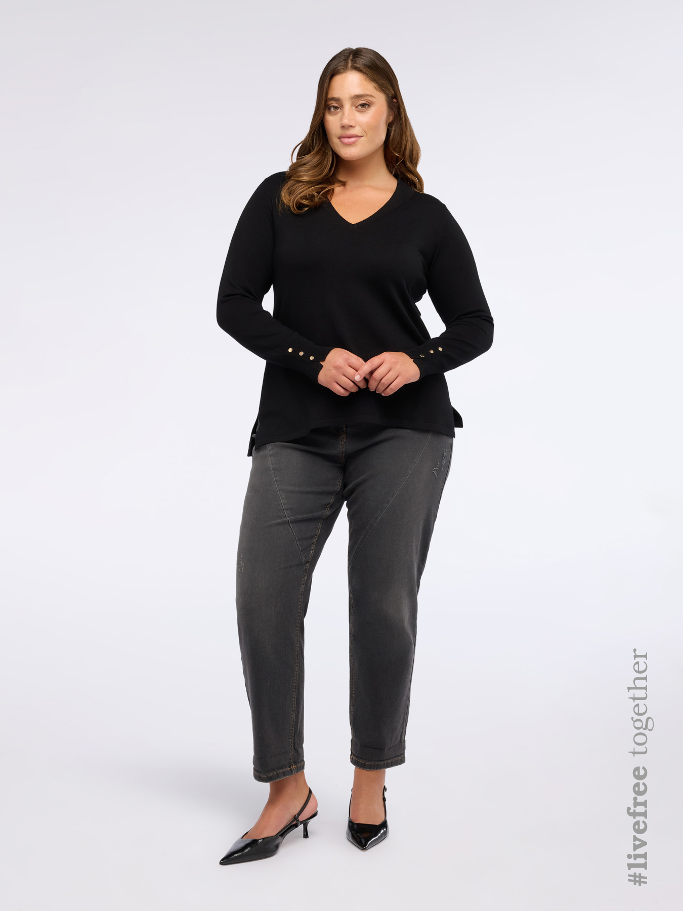 Stone-washed barrel jeans image number 0