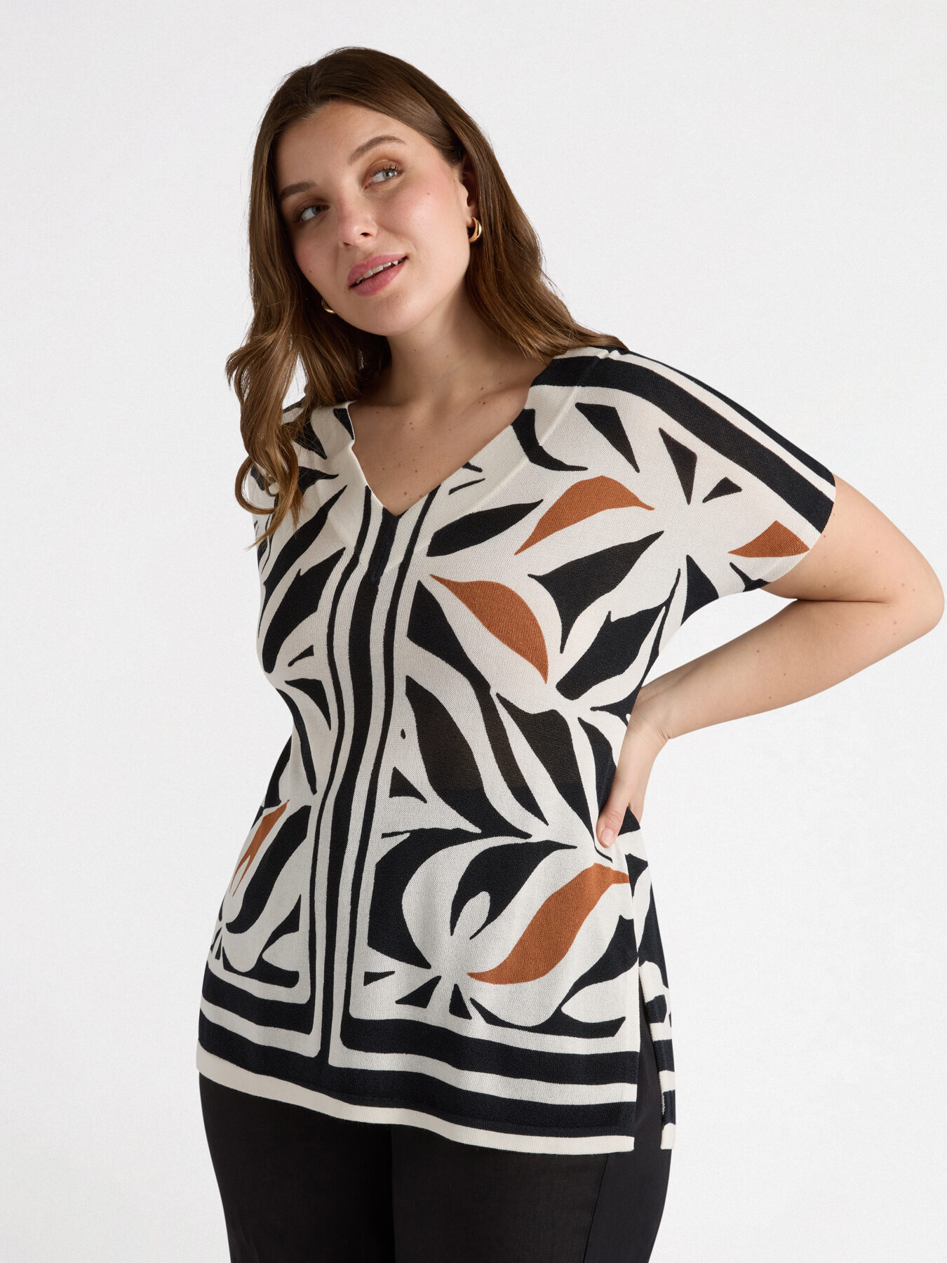 Sweater with ethnic print image number 0