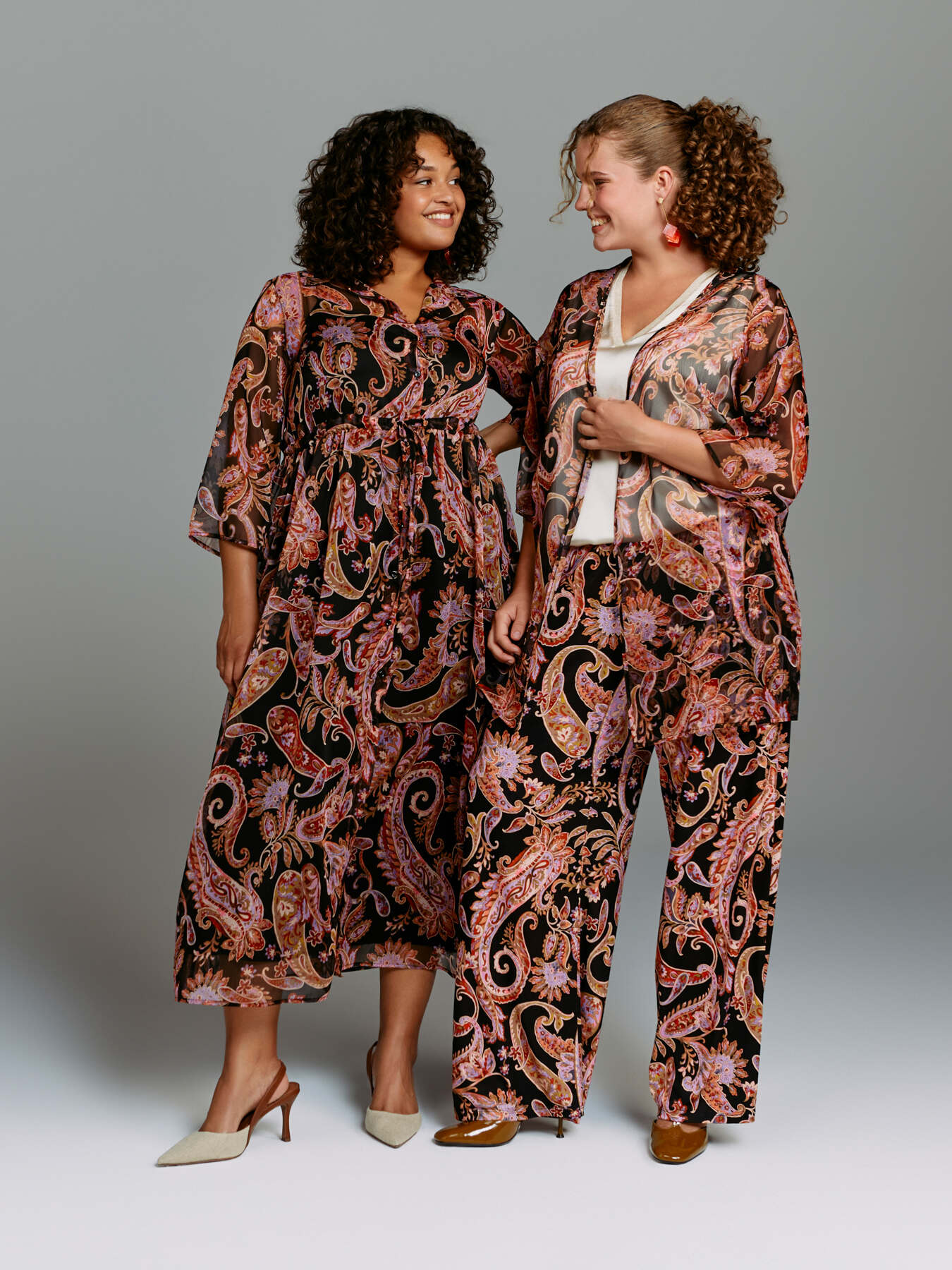 Pantaloni wide leg in jersey con stampa paisley image number 4