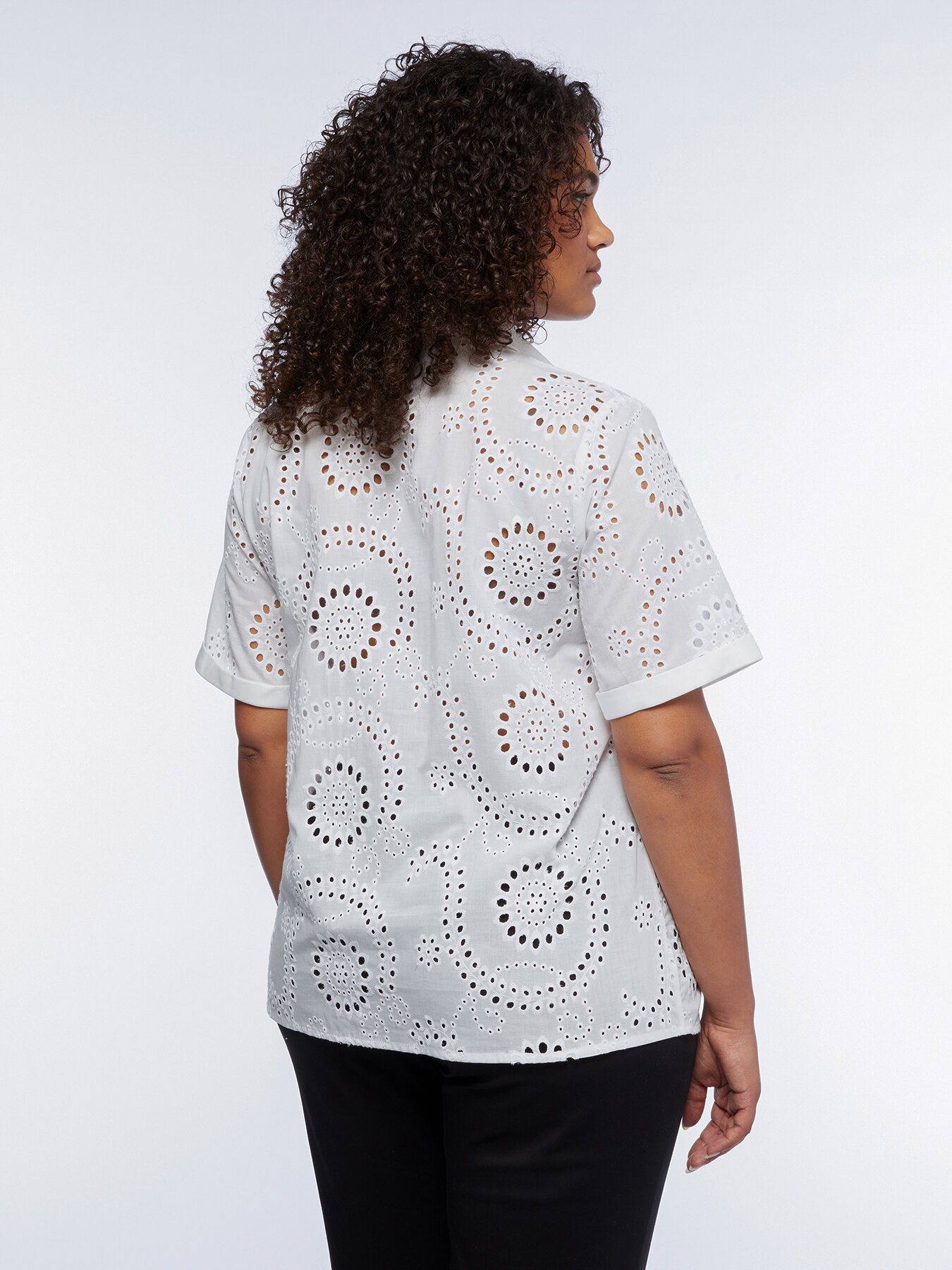 Camicia in sangallo image number 1