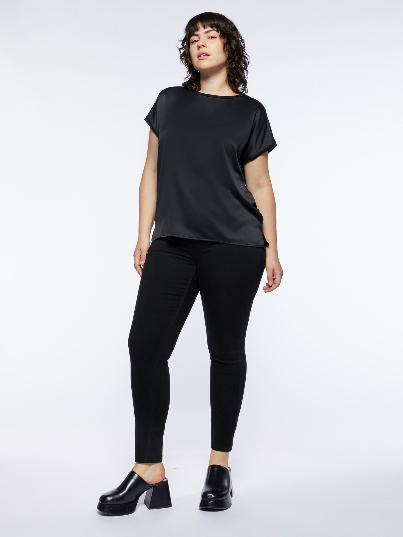 Bluse aus Satin image number 2