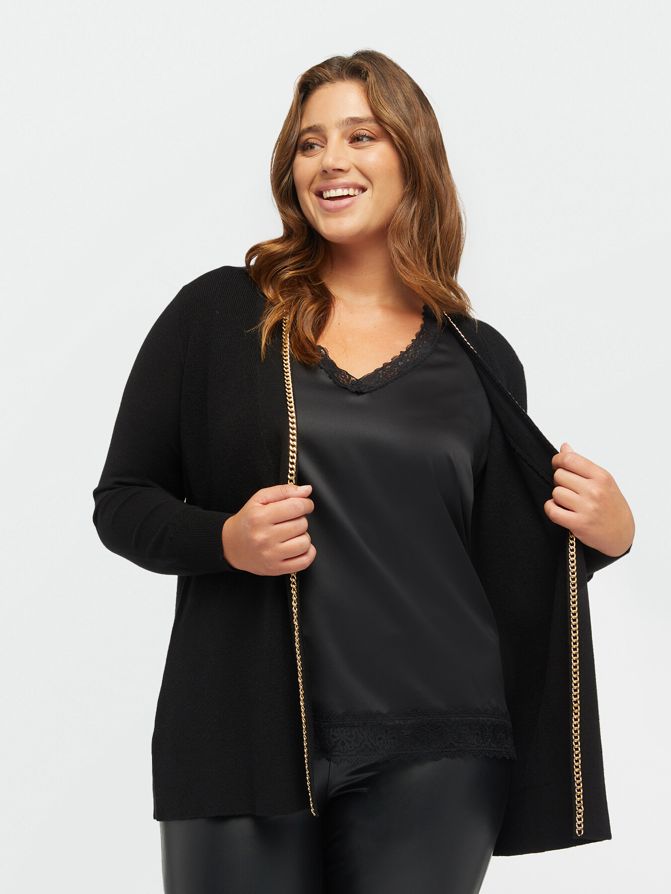 Cardigan mit Kette image number 0