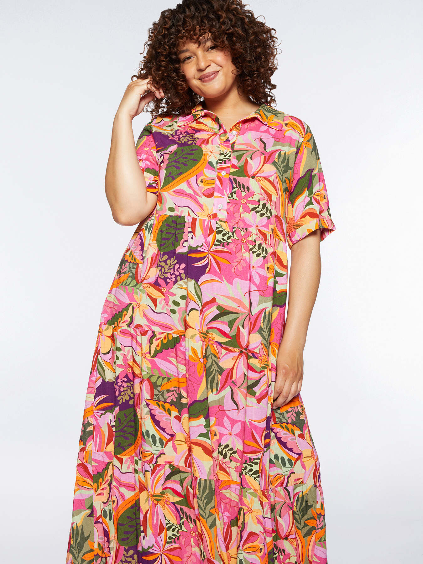 Langes, gebl&uuml;mtes Kleid image number 2