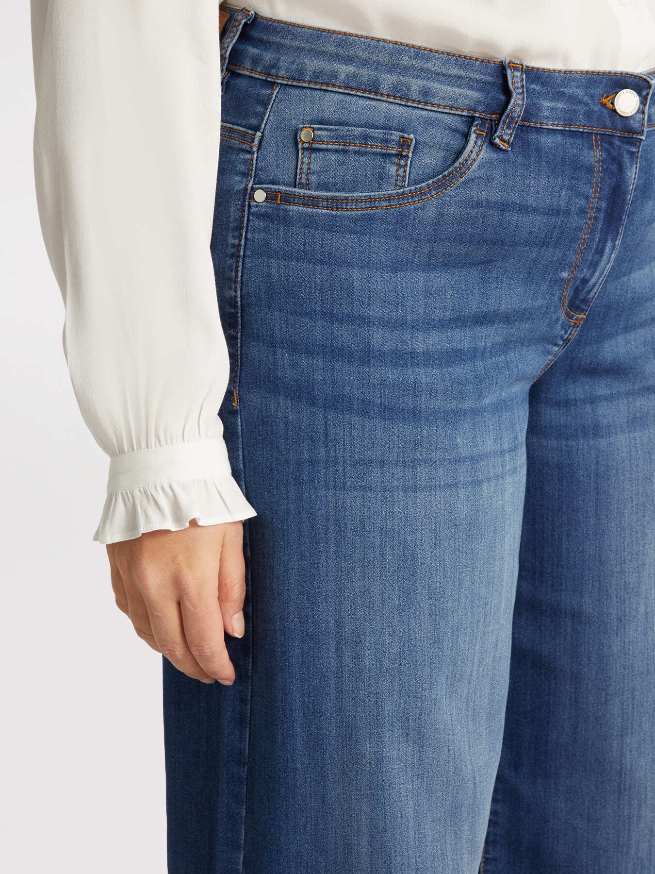 Jeans mit weitem Bein image number 5