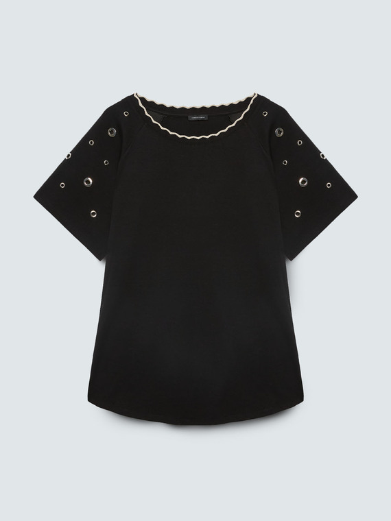 T-shirt with scalloped neckline and eyelets