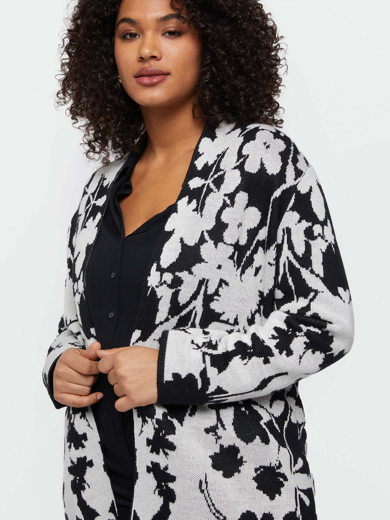 Wool blend floral cardigan image number 2