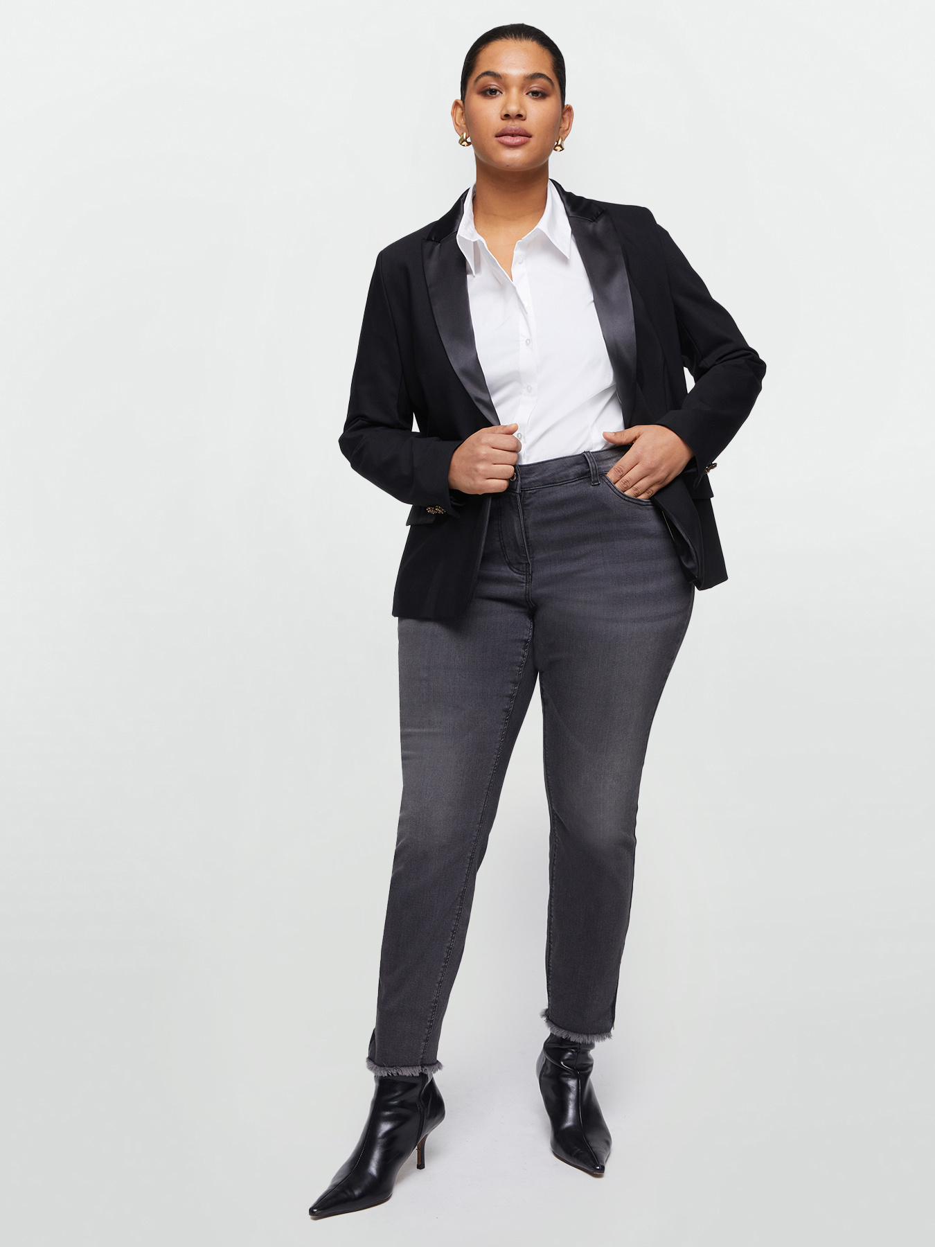 Blazer con detalles de raso image number 4