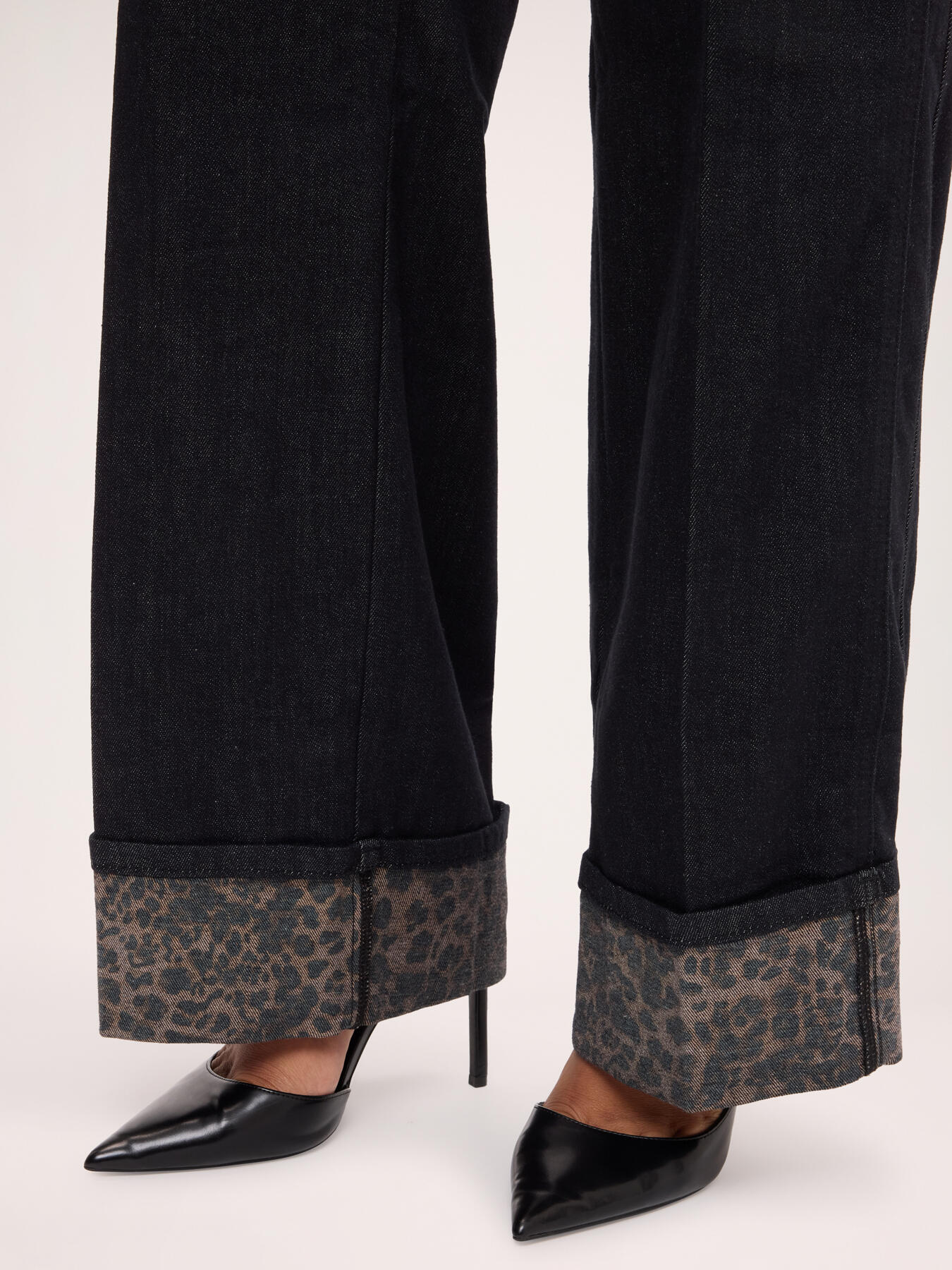 Regular-Jeans mit Animalprint-Umschlag image number 3