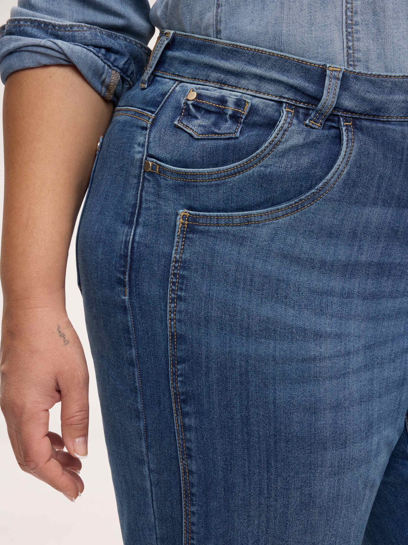 Straight jeans with maxi turn-up and double pocket image number 3