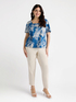 Bluse mit Dschungeldruck image number 2