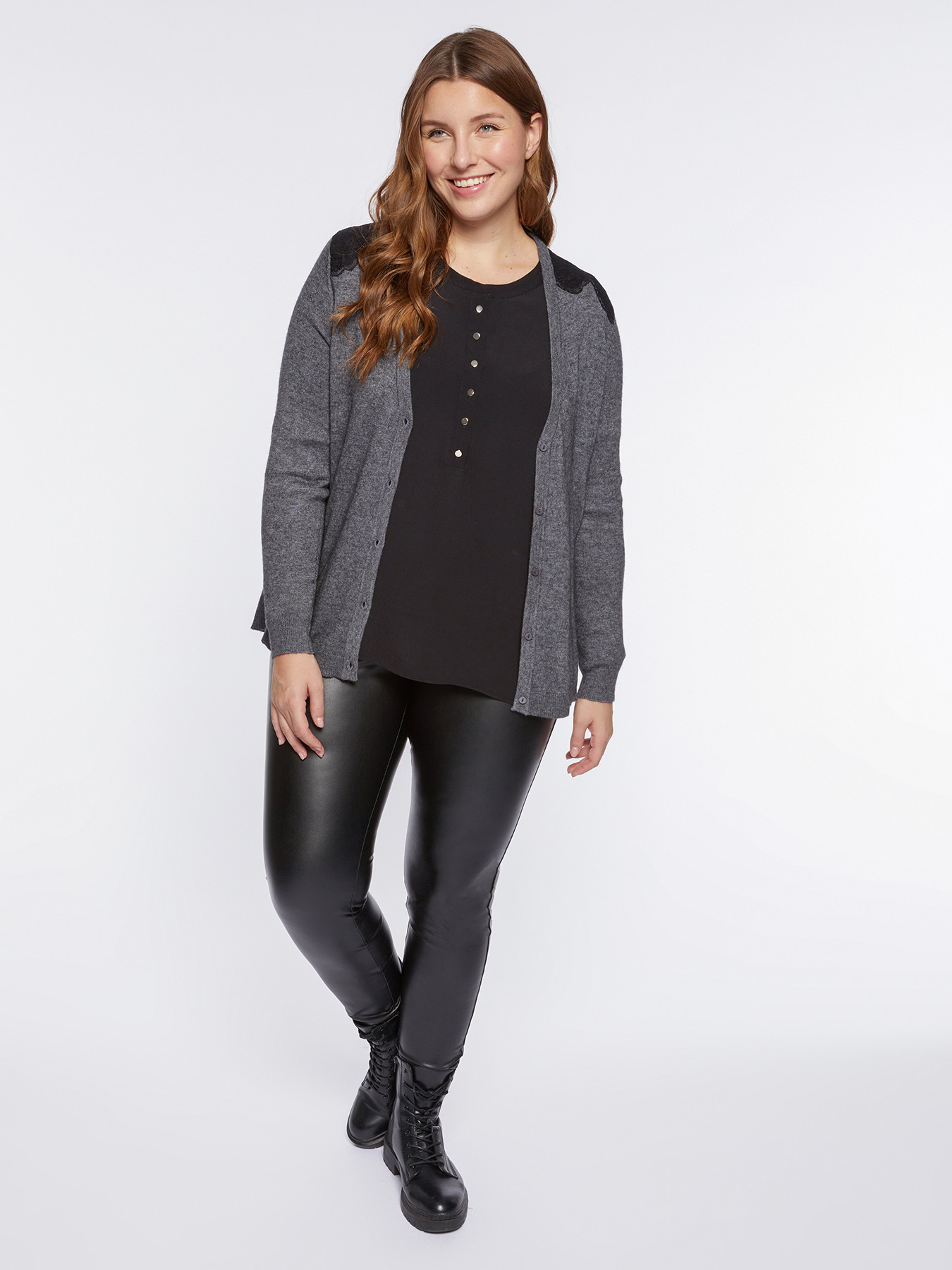 Cárdigan con aplicación de encaje image number 2