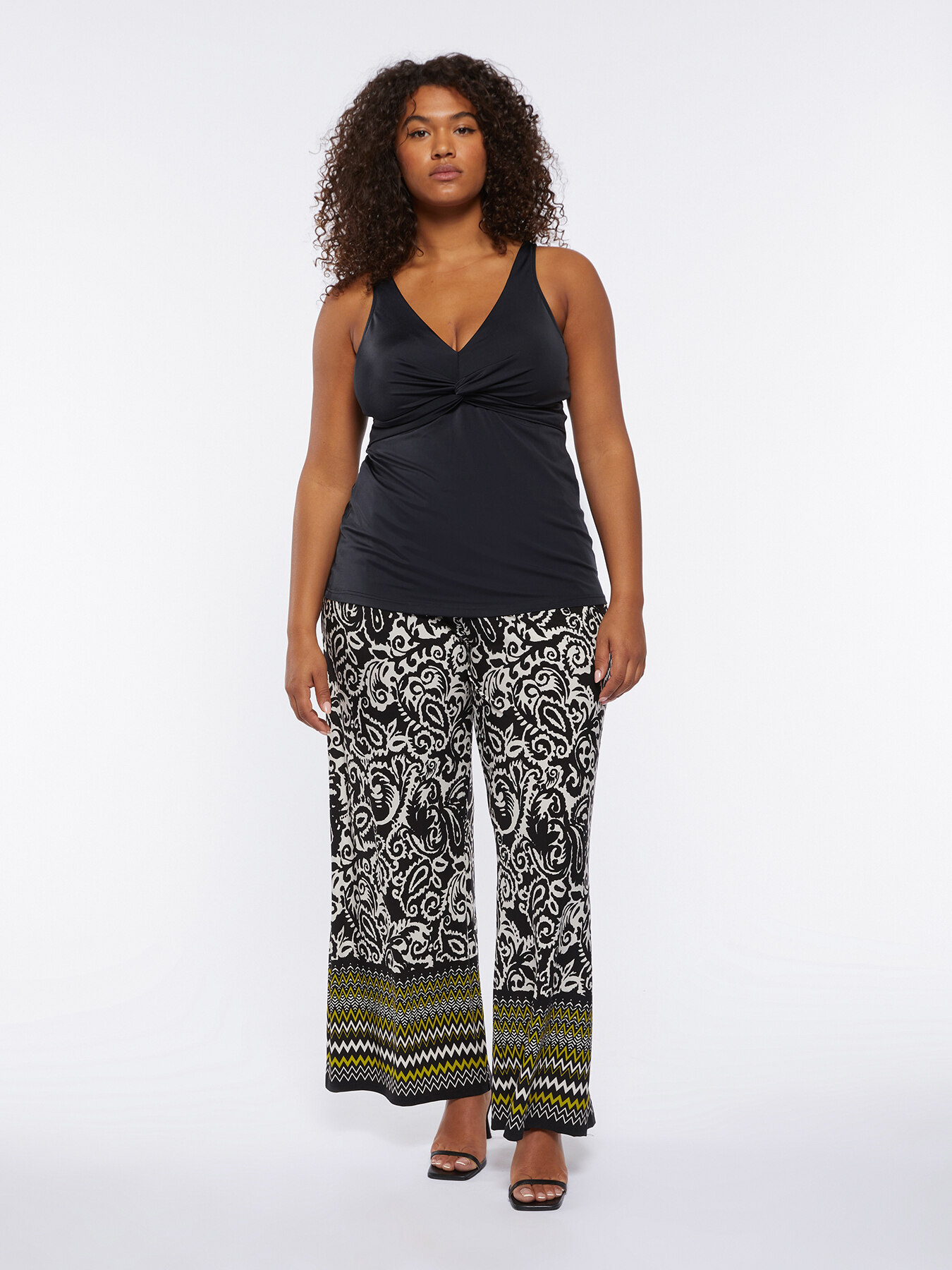 Tankini with front knot image number 2