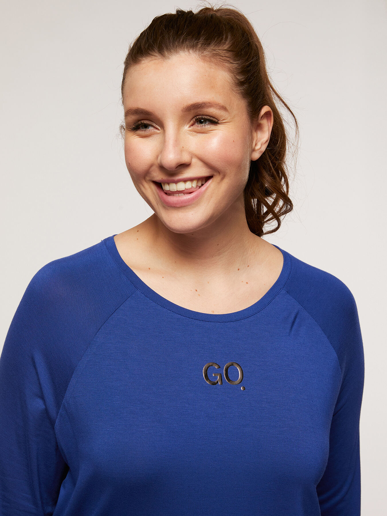 T-shirt "GO." con scritte image number 2