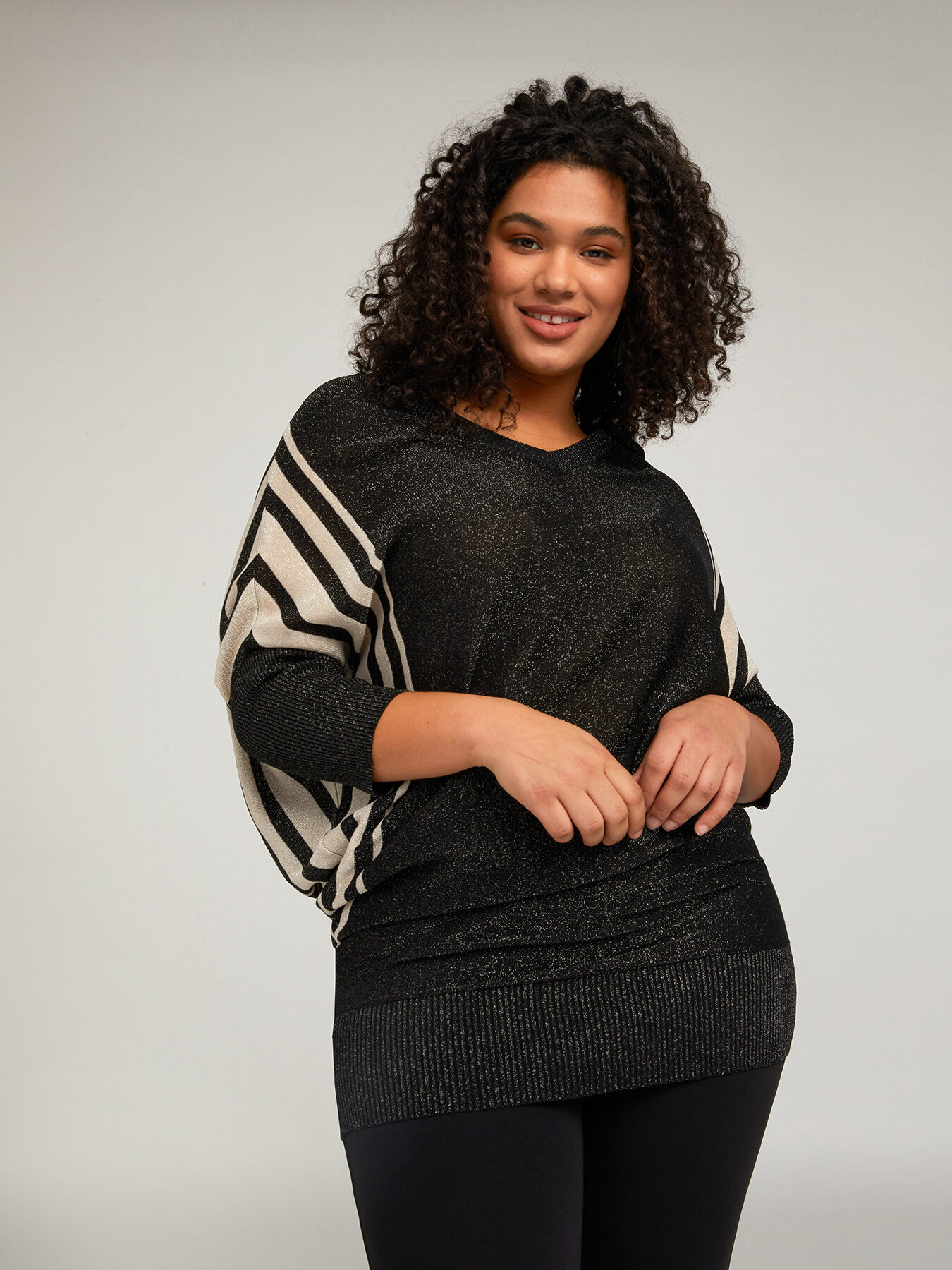 Lurex-Pullover mit Streifen image number 1