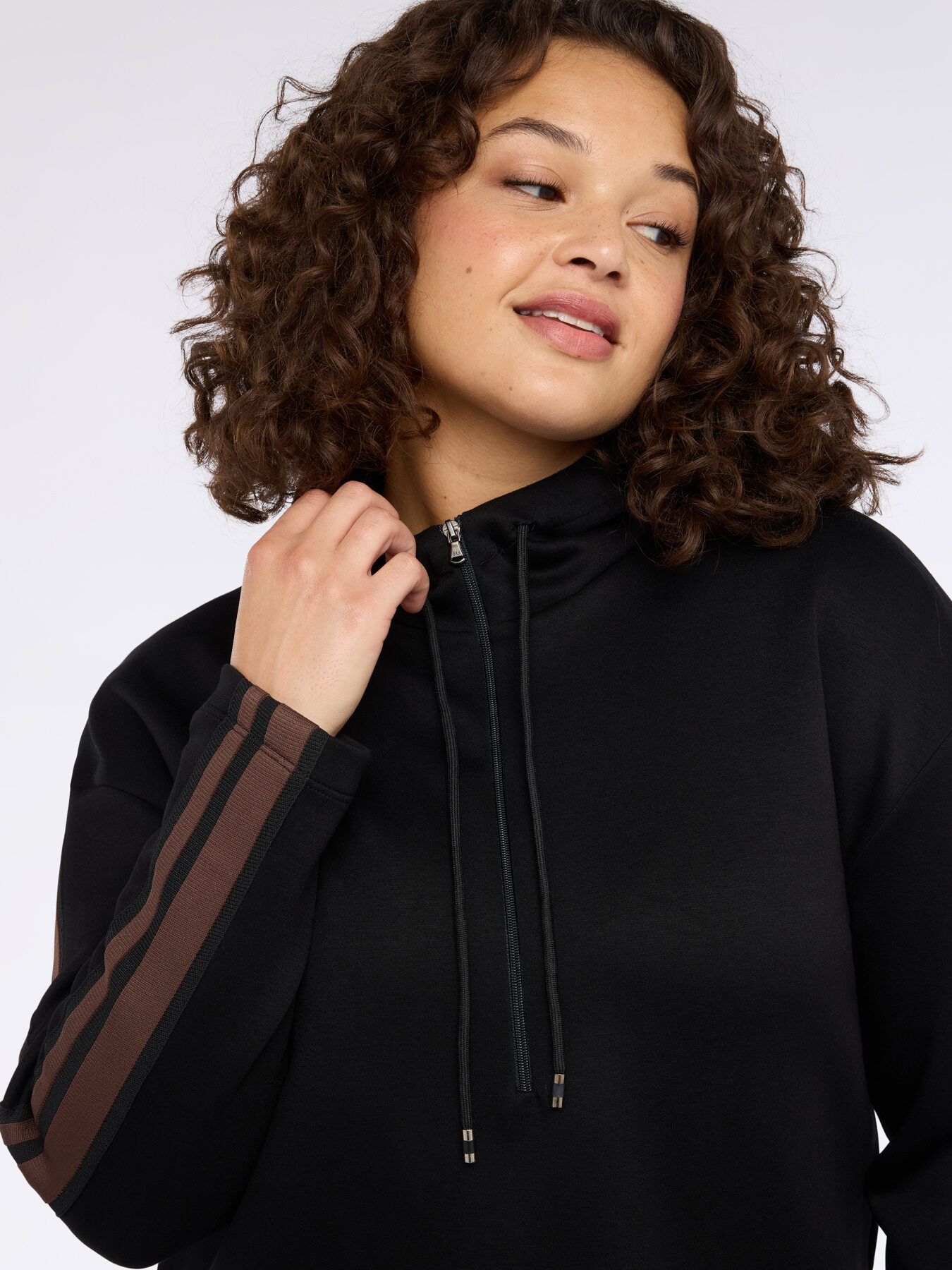 Scuba hoodie image number 2