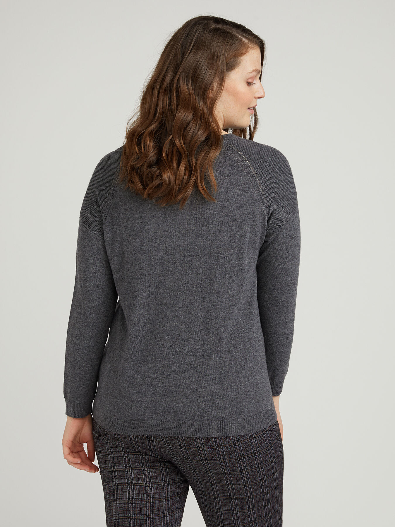 Chandail uni avec d&eacute;tails image number 1