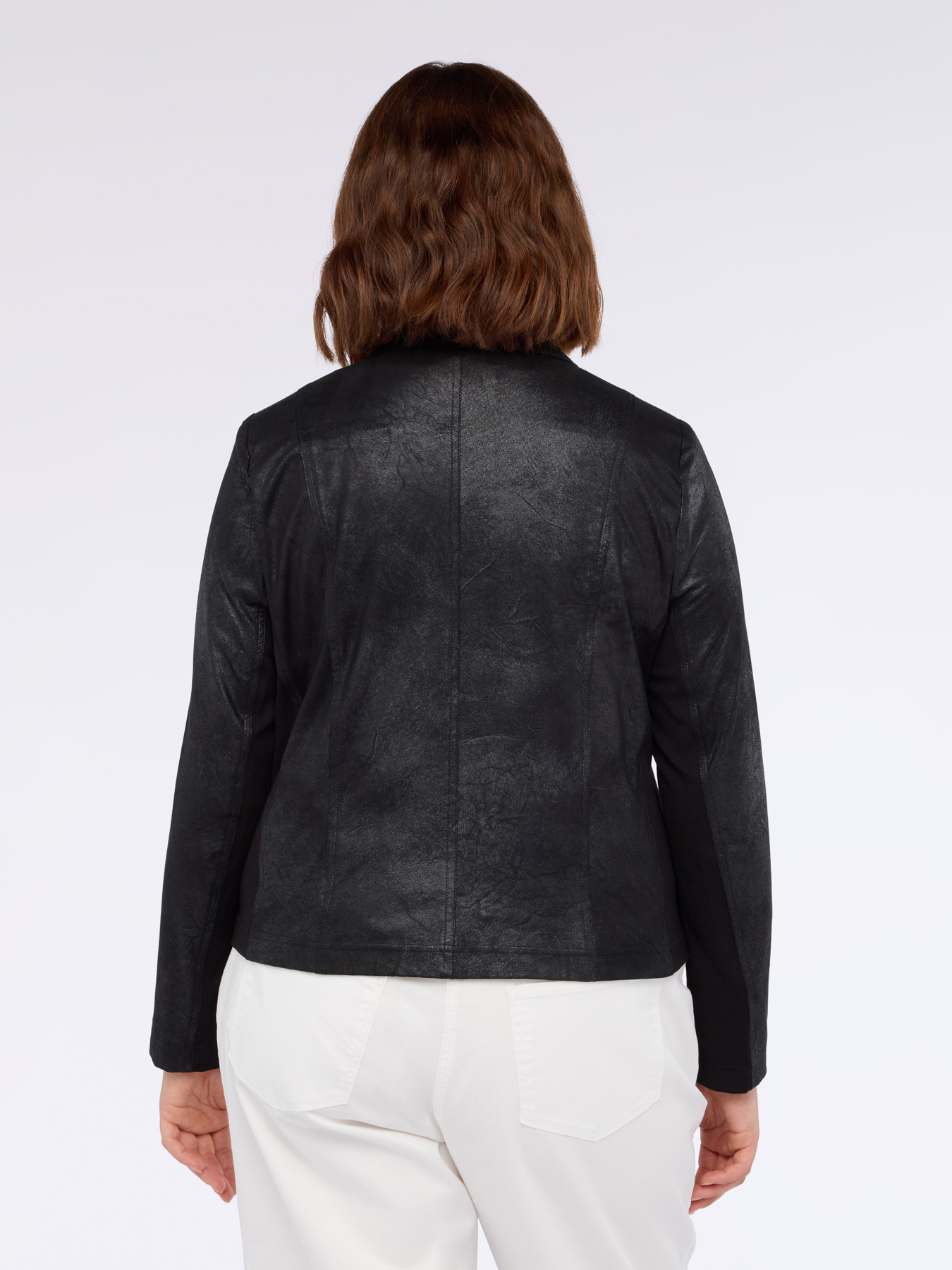 Chaqueta biker efecto ante con cremallera dorada image number 2