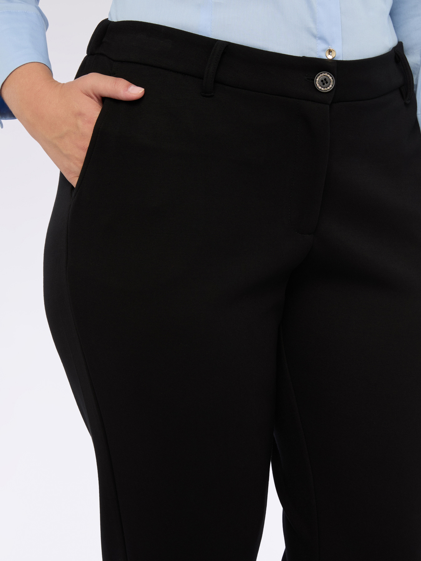 Pantalones cropped de tejido scuba image number 3