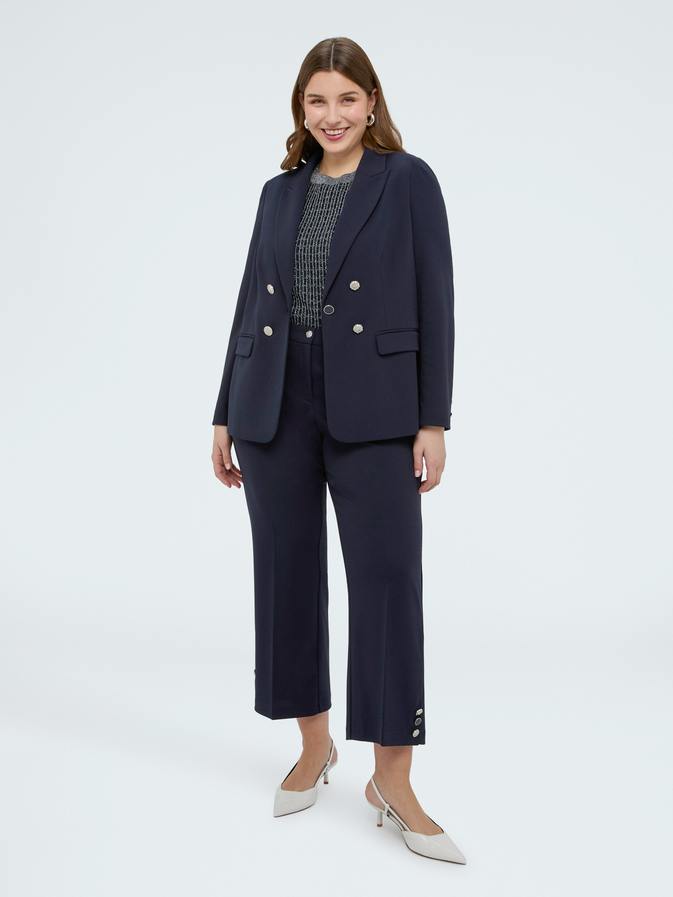 Cropped pants in stretch fabric image number 2