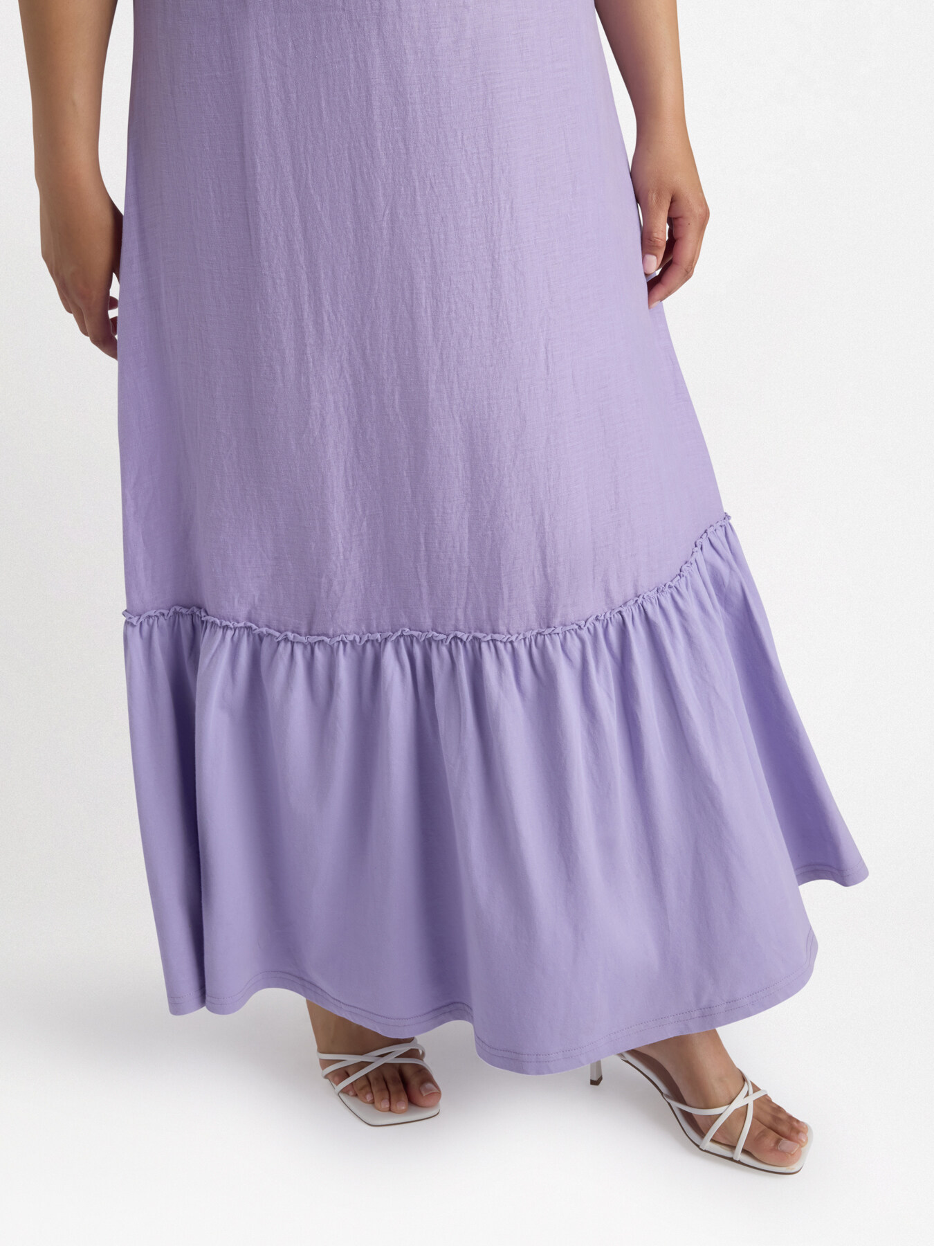 Long sleeveless linen dress with ruffle on the hem image number 2