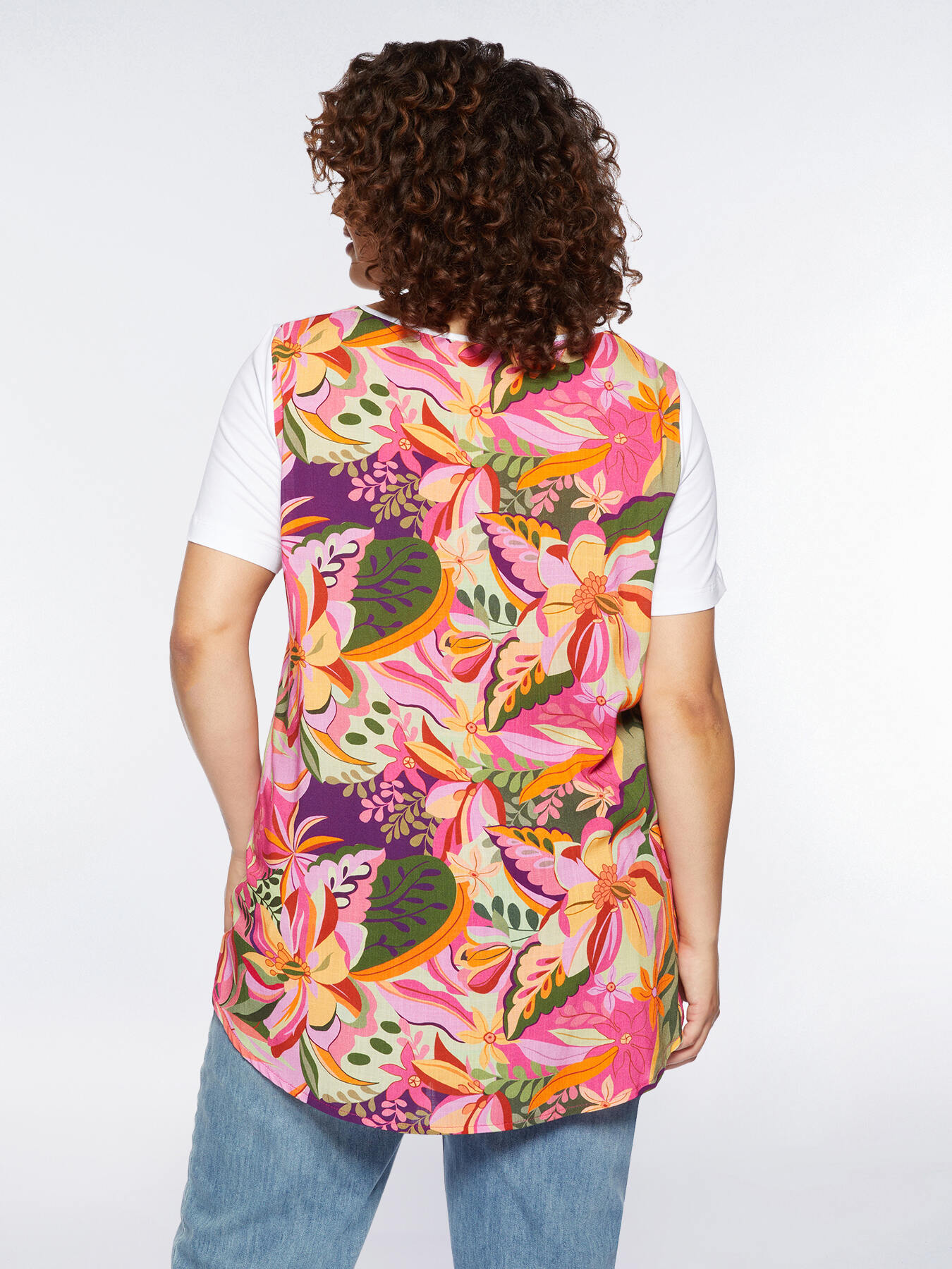 T-Shirt mit Blumenmuster-Eins&auml;tzen image number 1
