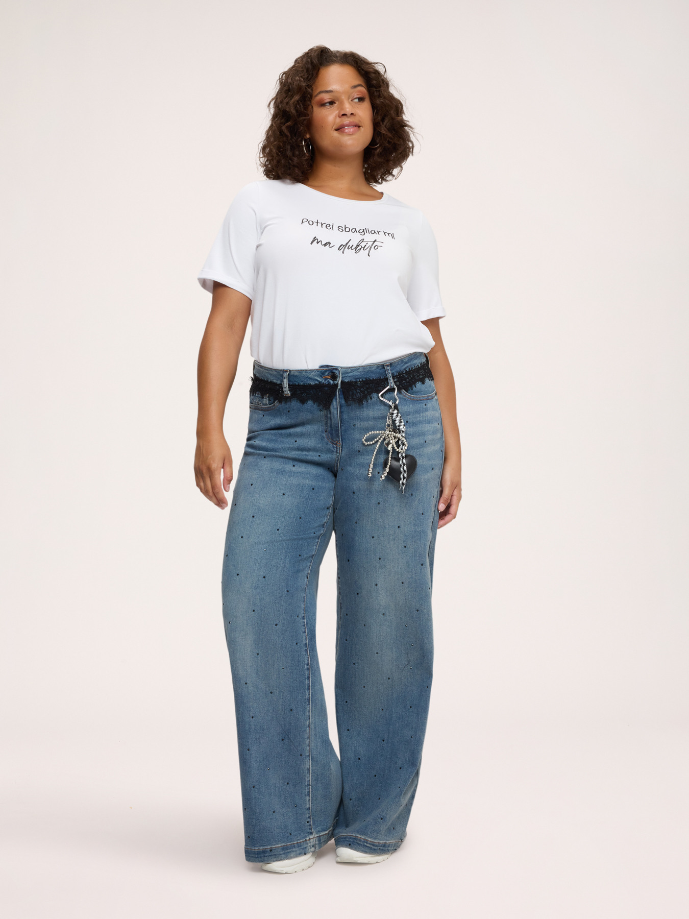 Wide Leg Jeans with lace and charm image number 4