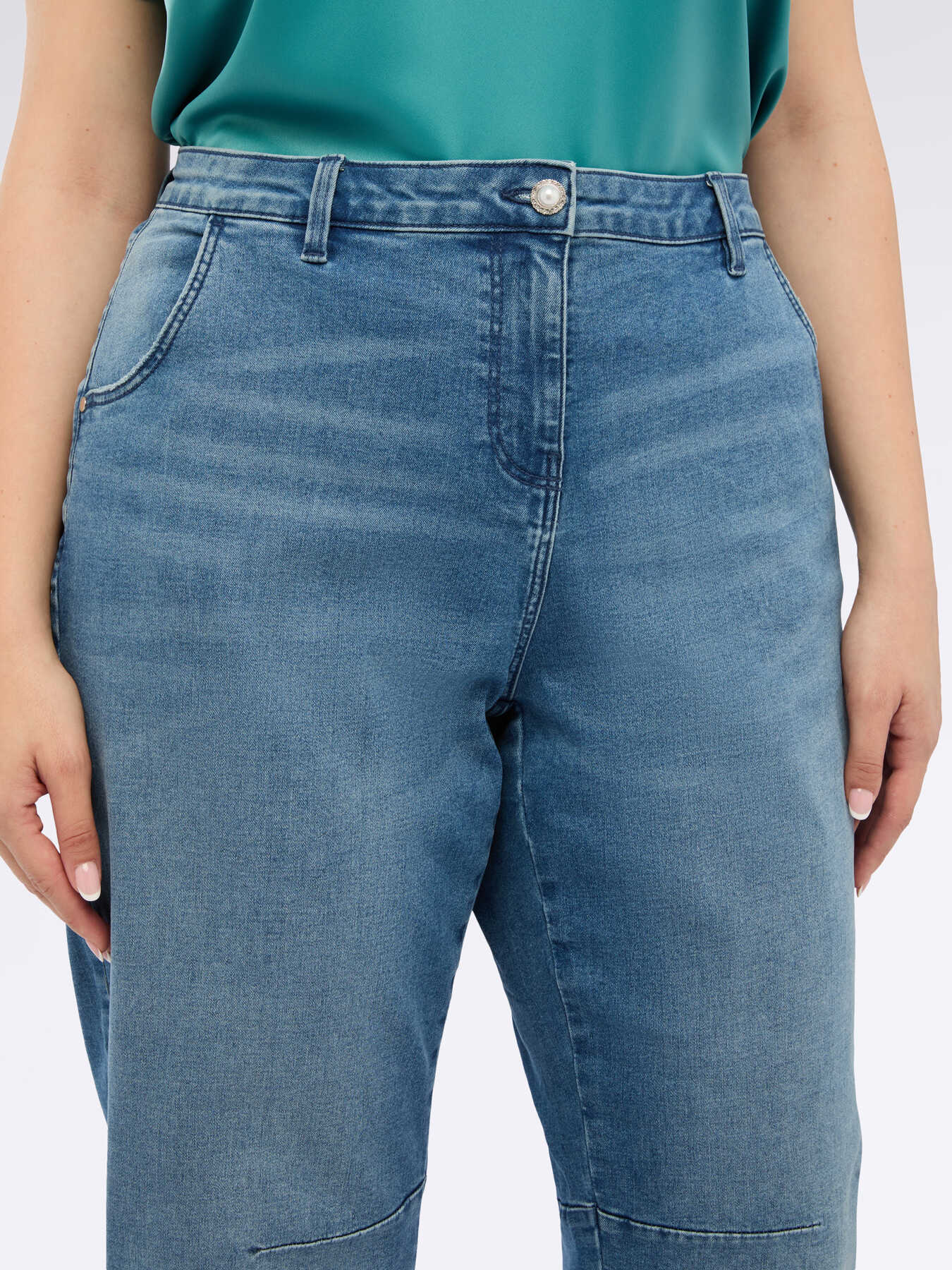 Moon Fit Jeans image number 2