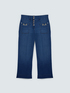 Cropped Jeans mit Kettendetail an den Taschen image number 4