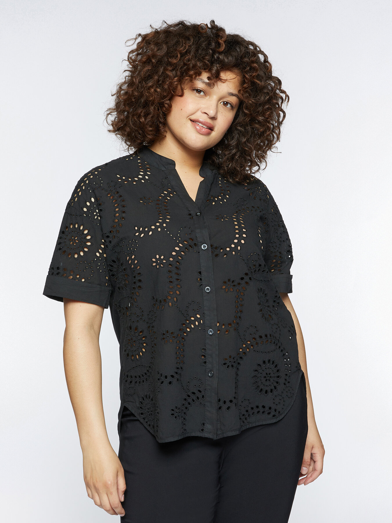 Chemise en coton &agrave; broderie anglaise image number 2