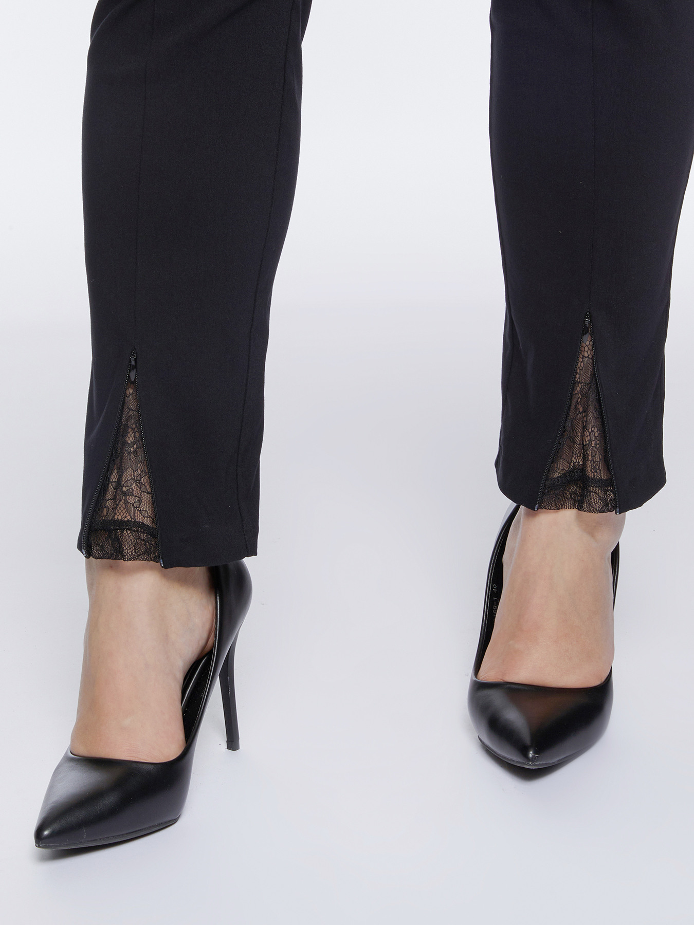 Pantalones skinny con aplicaciones de encaje image number 3