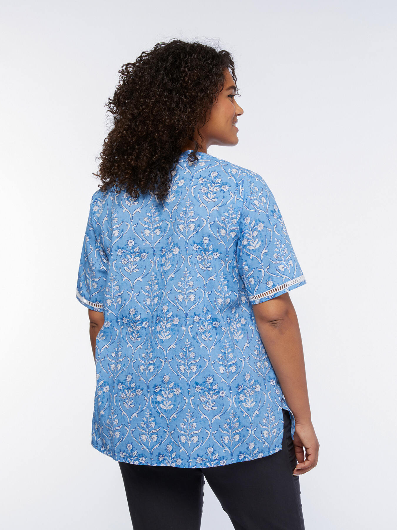 Blusa de gasa estampada image number 1