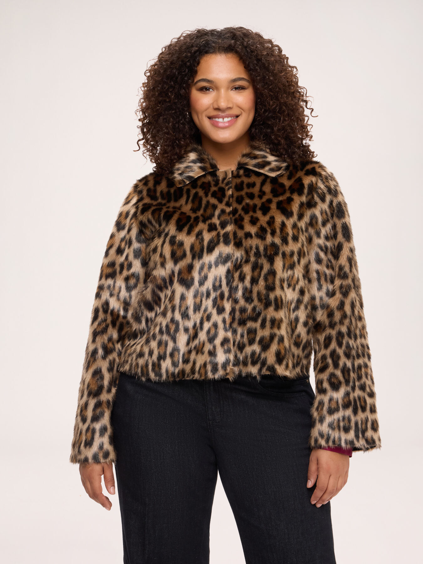 Short animal-print faux fur jacket image number 0