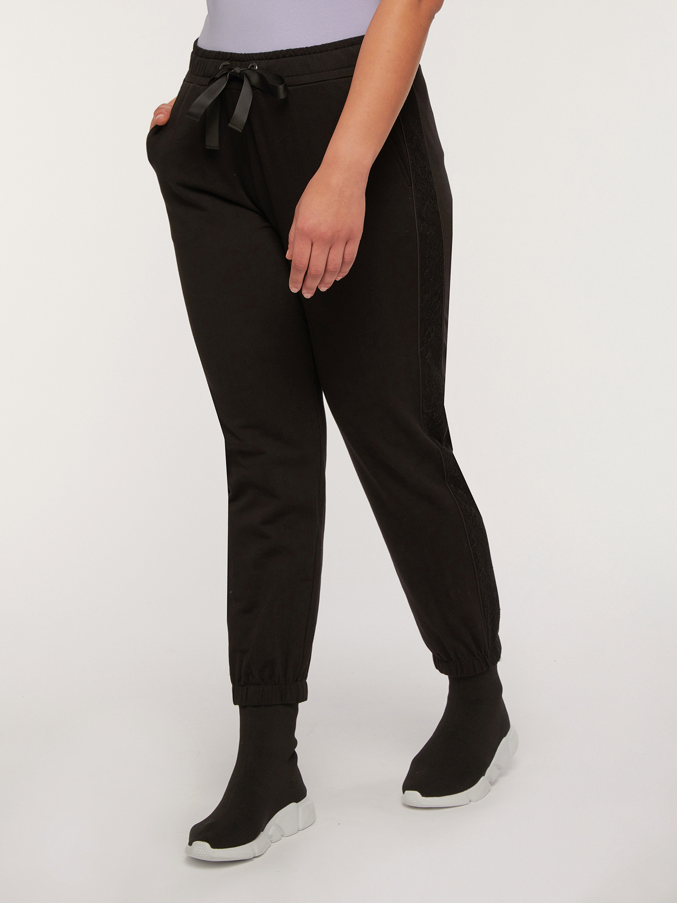 Joggers with lace trims image number 2